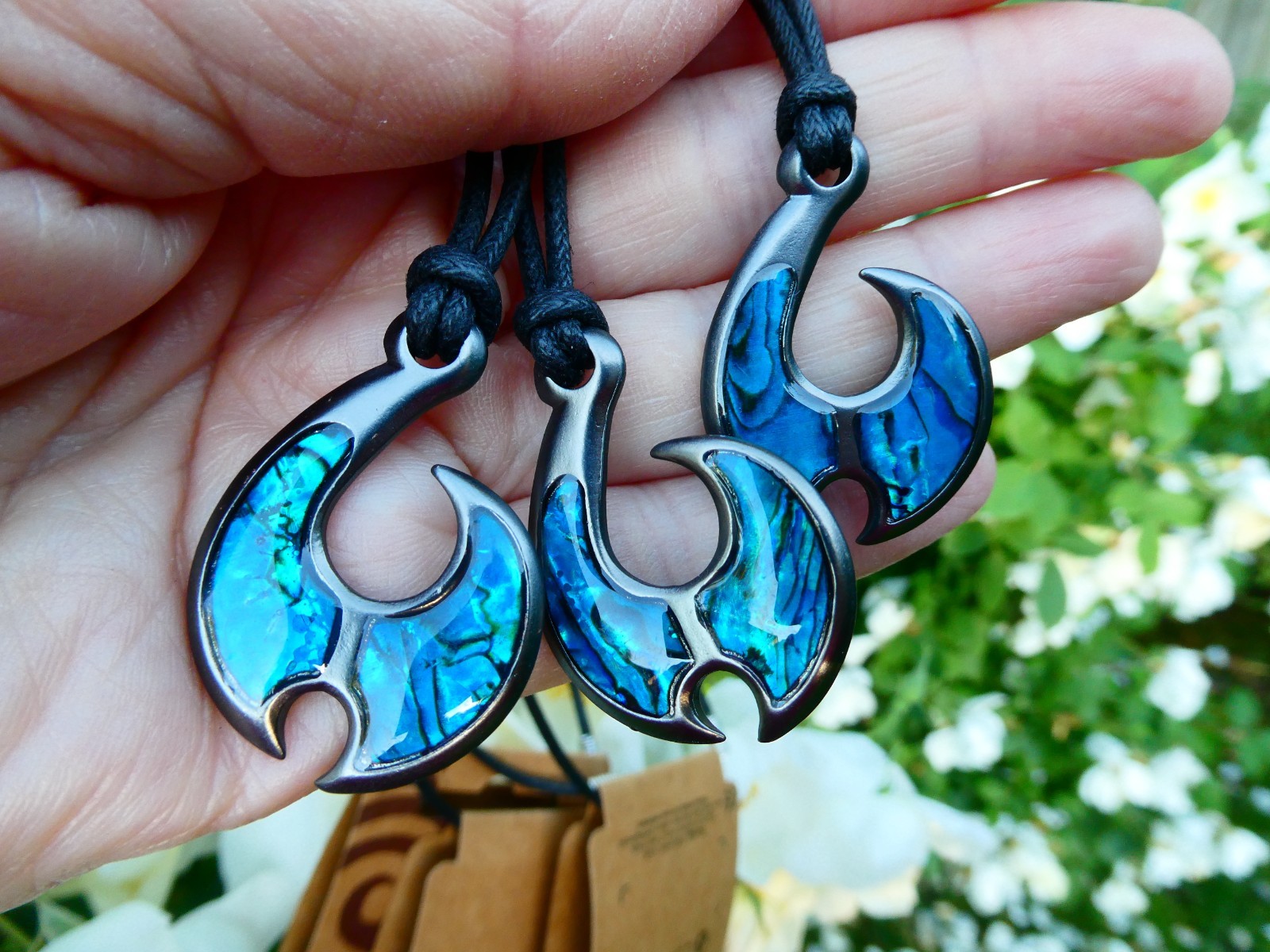 New Zealand Abalone Paua Shell Maori Koru Pendant 18″/46cm Black Cord Necklace