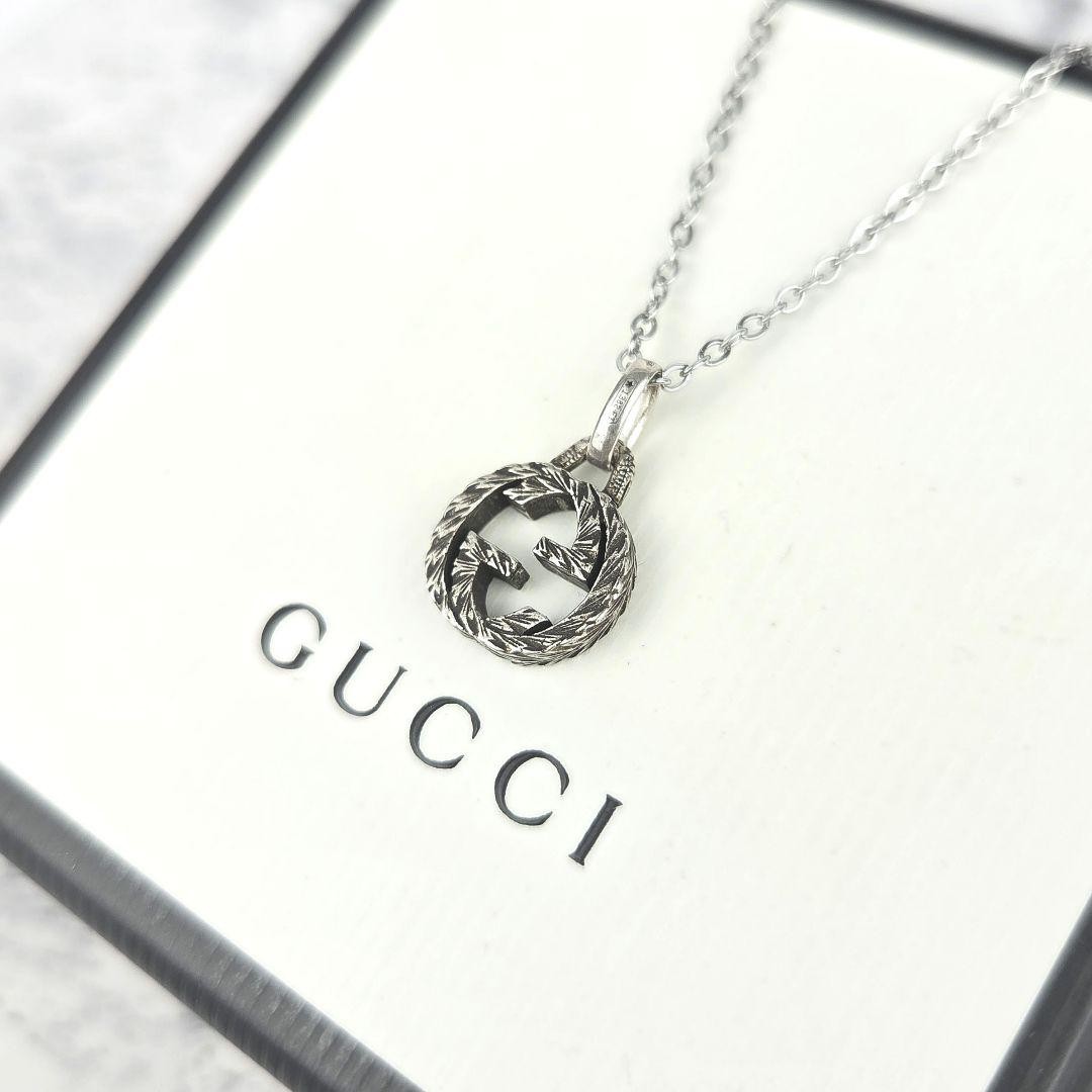 Excellent Gucci Interlocking Arabesque Necklace GG Marmont Smoked