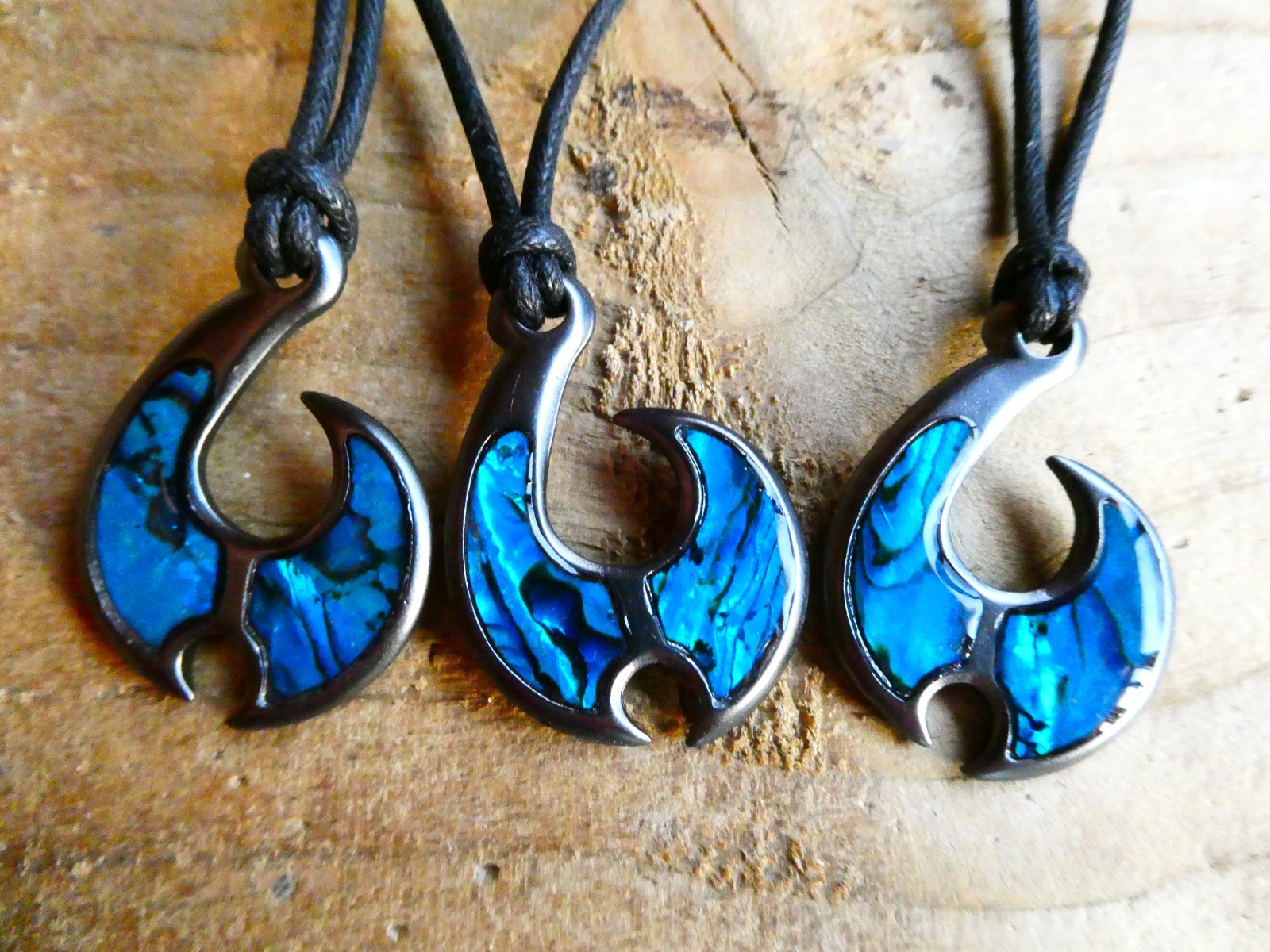 New Zealand Abalone Paua Shell Maori Koru Pendant 18″/46cm Black Cord Necklace