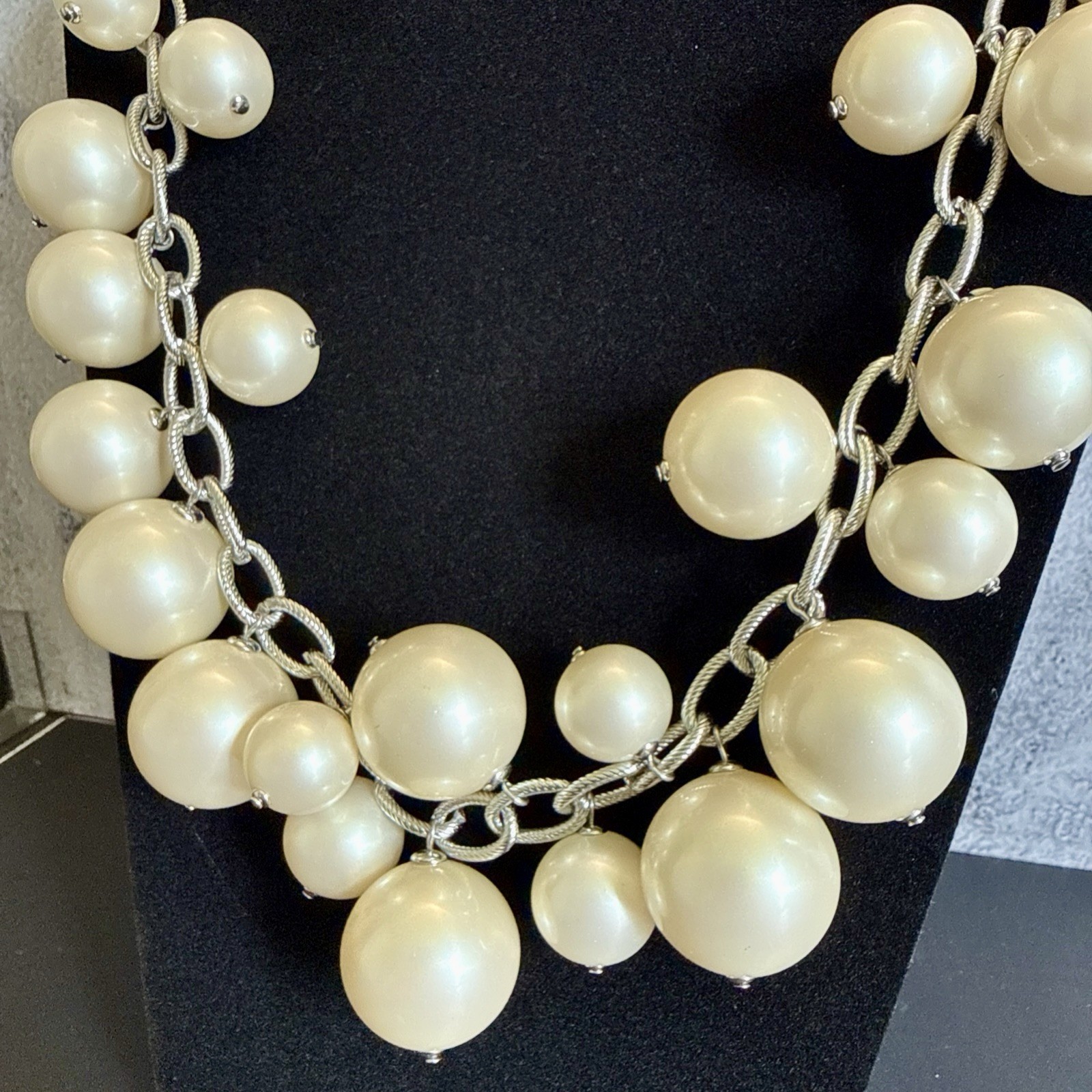 Talbots Chunky Faux Pearl Statement Necklace Silver Tone Cluster Bubble Toggle