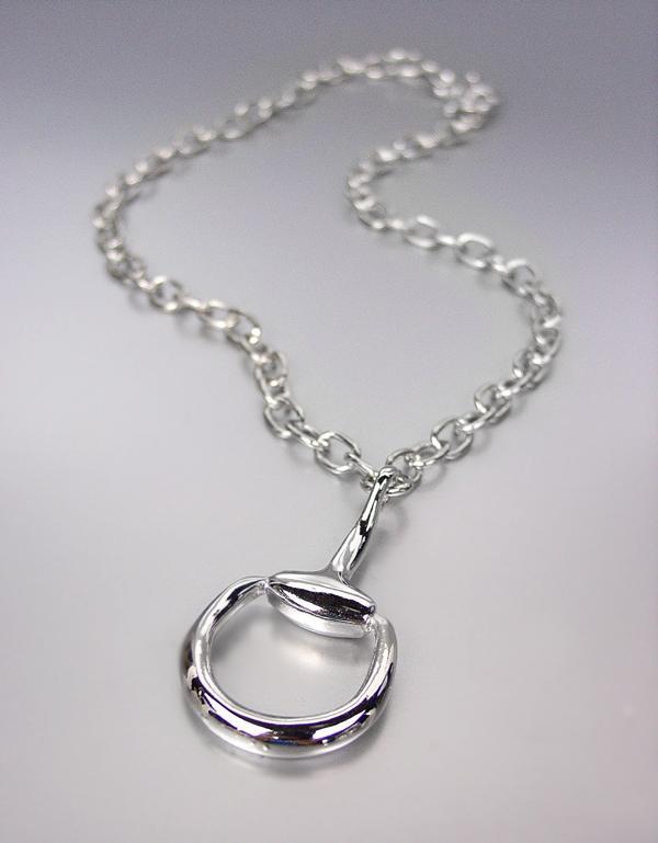 CHIC & STYLISH Designer Style Silver Horsebit Pendant Chain Necklace