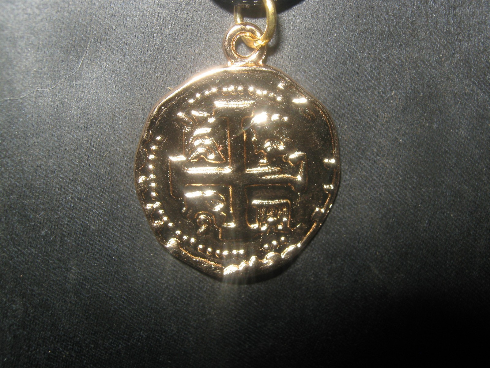 25MM Zinc Spanish Gold Tone Coin Pieces Of Eight Pirate Charm Pendant Necklace