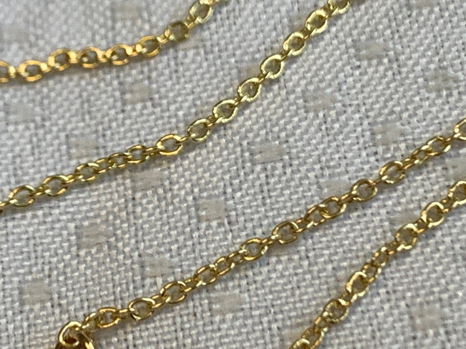 10K Yellow Gold Necklace 2.74g Fine Jewelry 17″ Ruby Color Stones *READ*