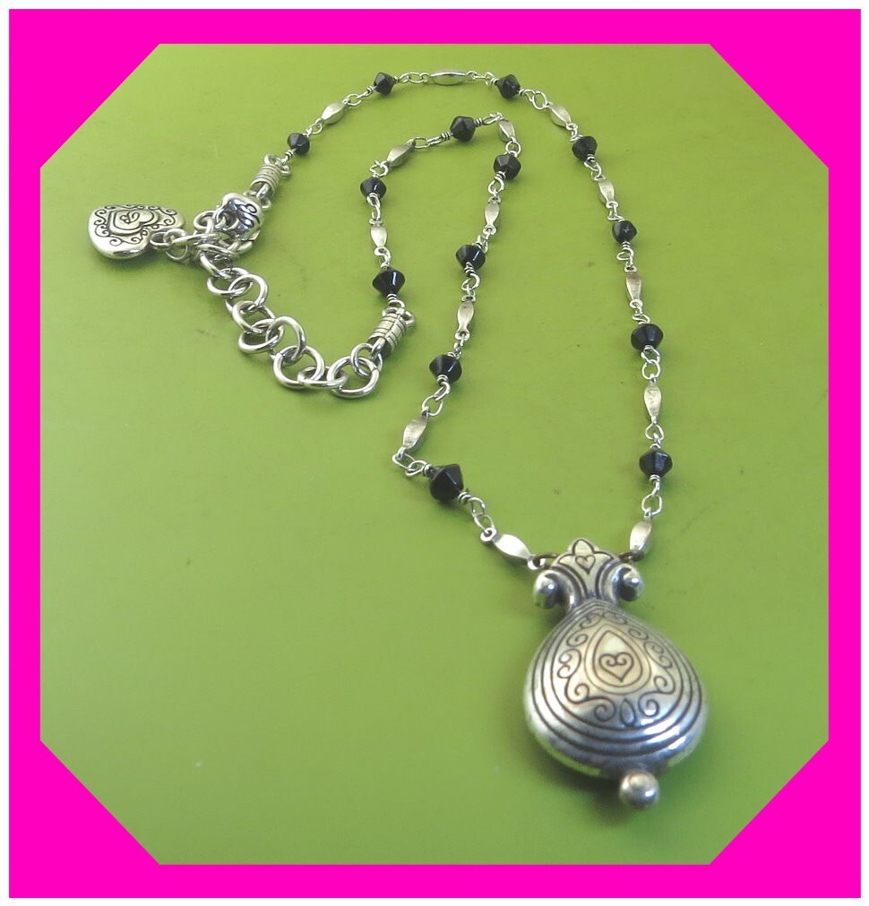 BRIGHTON AMERICAN BEAUTY Black Crystal Silver Pendant NECKLACE Preloved $62 70%