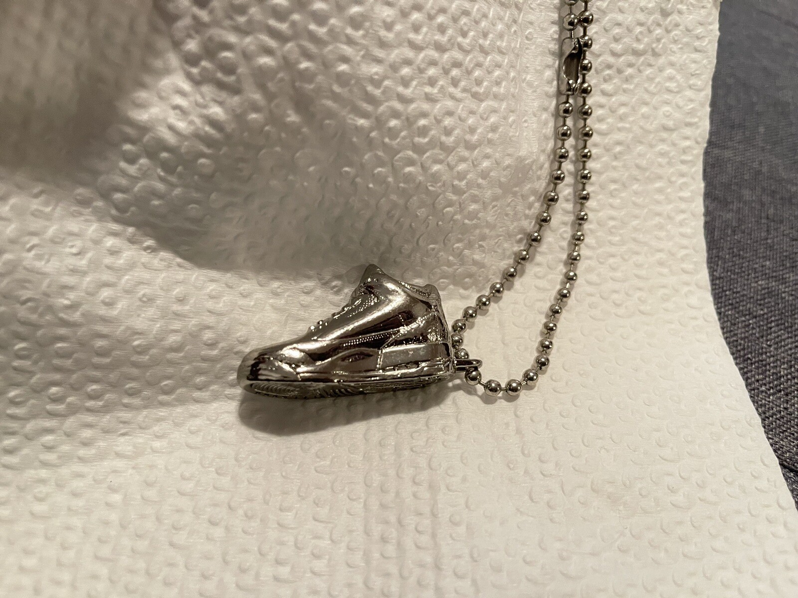 AUTHENTIC NIKE AIR JORDAN 3 necklace and pendant 1 11 5 Dunk SB Yeezy Force One