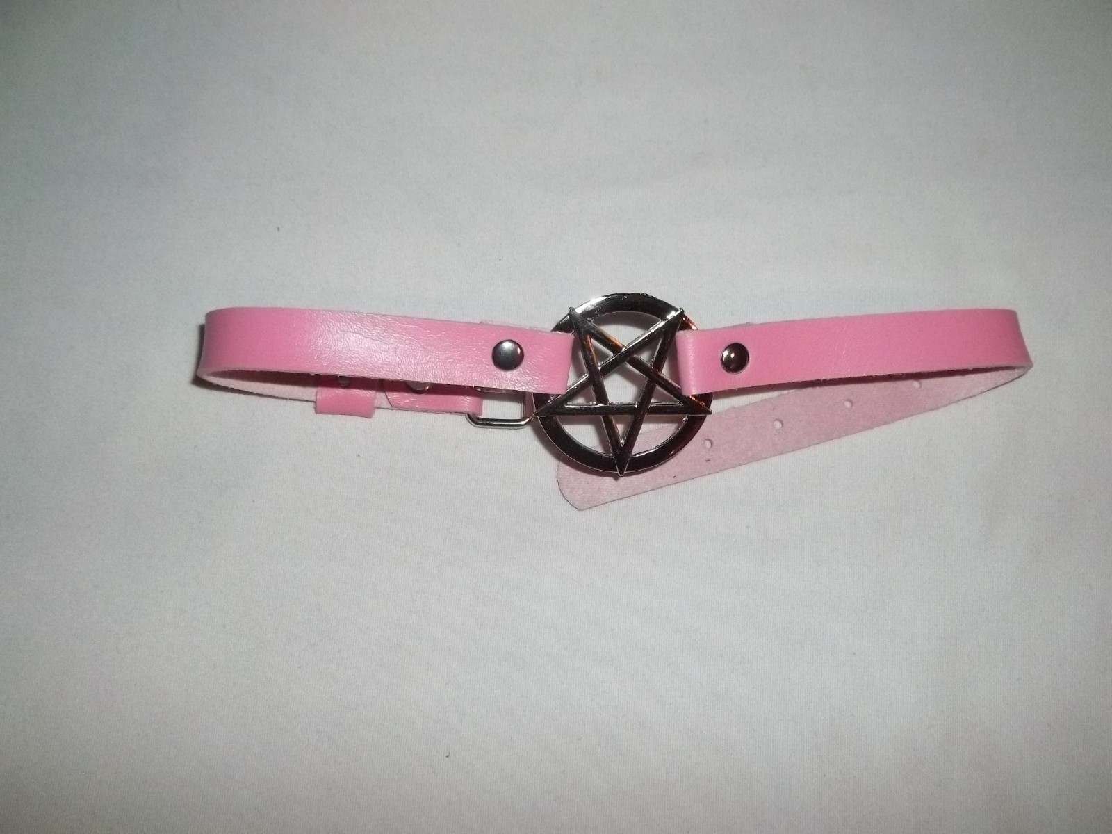 Faux leather pentagram choker pink nip goth