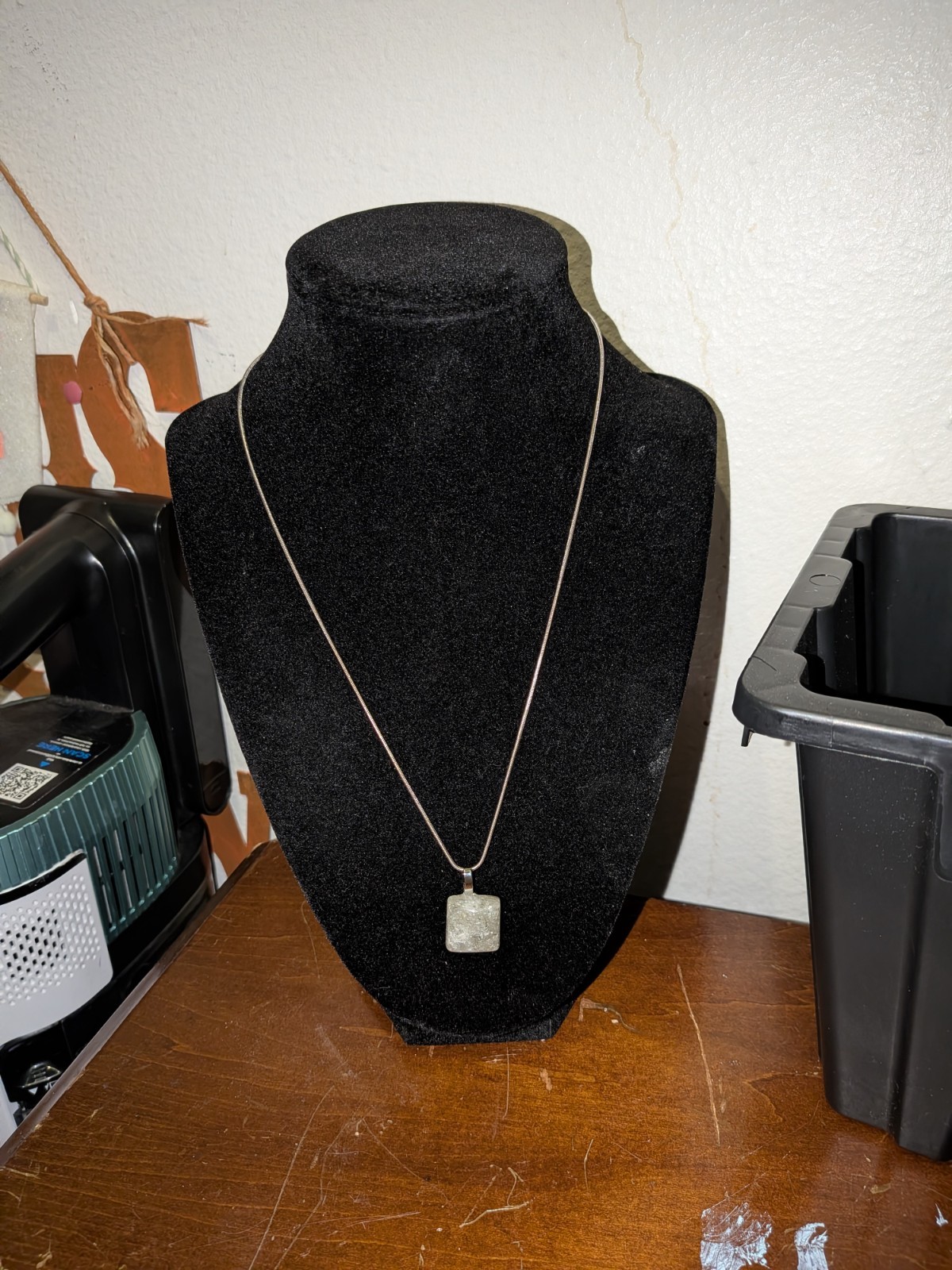 Silver Tone Snake Chain Necklace Square Charm Pendant Metal No Stone Undated