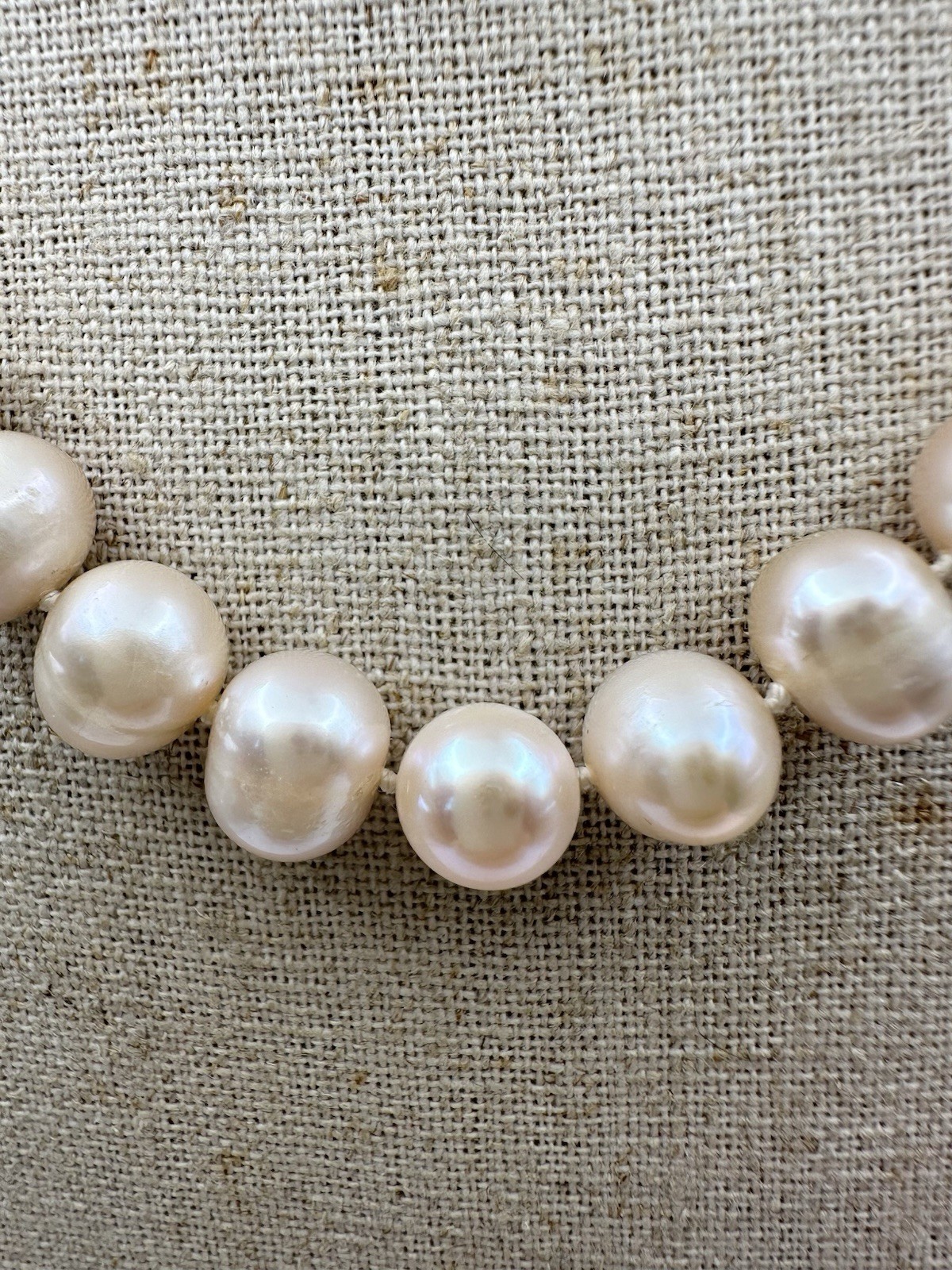 8-9mm Freshwater Pearl Hand Knotted Necklace 16.5”