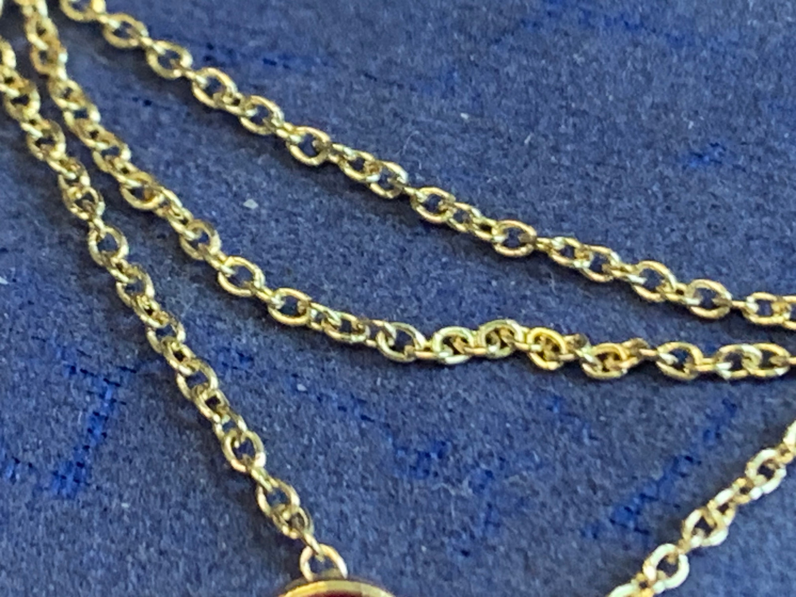 10K Yellow Gold Necklace 2.74g Fine Jewelry 17″ Ruby Color Stones *READ*