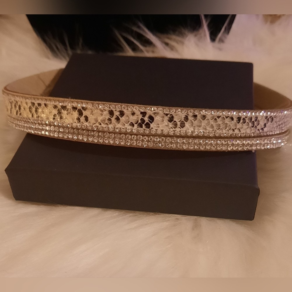 Rhinestone choker animal print adjustable 13.5 to 15in