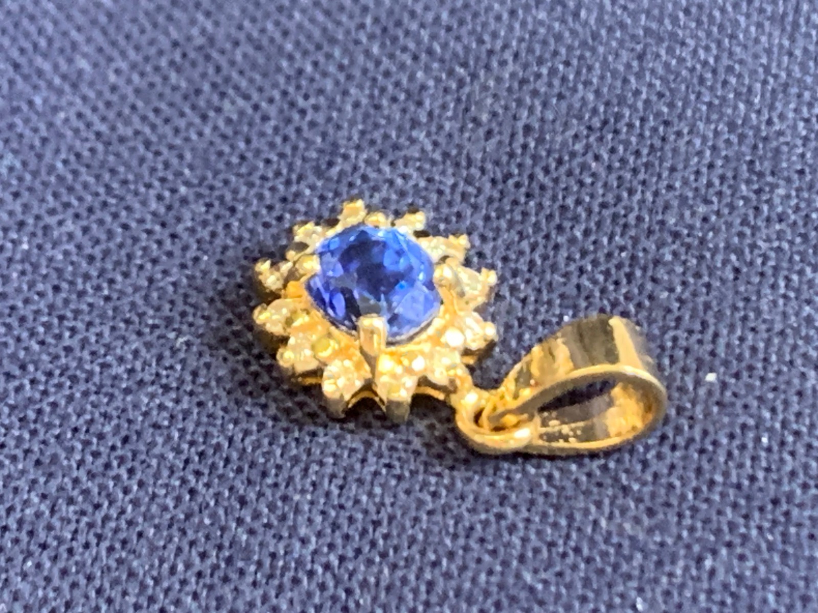 14K Yellow Gold Charm .91g Fine Jewelry Sapphire Color Stone Charm *READ*