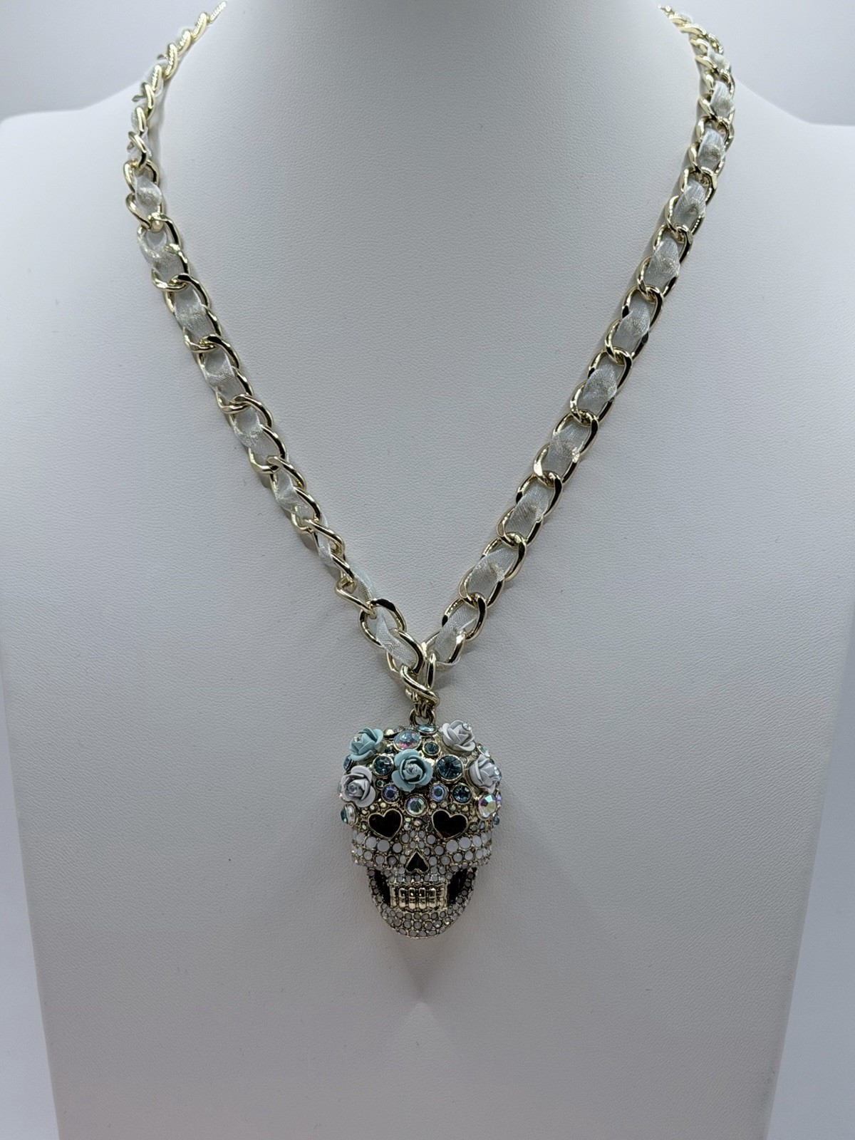 Betsey Johnson Sugar Skull Necklace Dia de Muertos Gold tone 17-20”