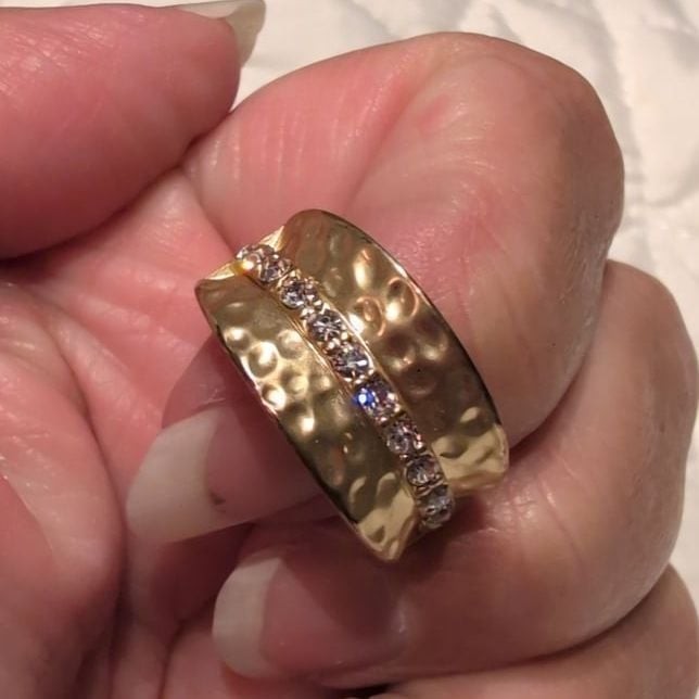Premier Designs Hammered Gold Tone Crystal Band Ring size 6.