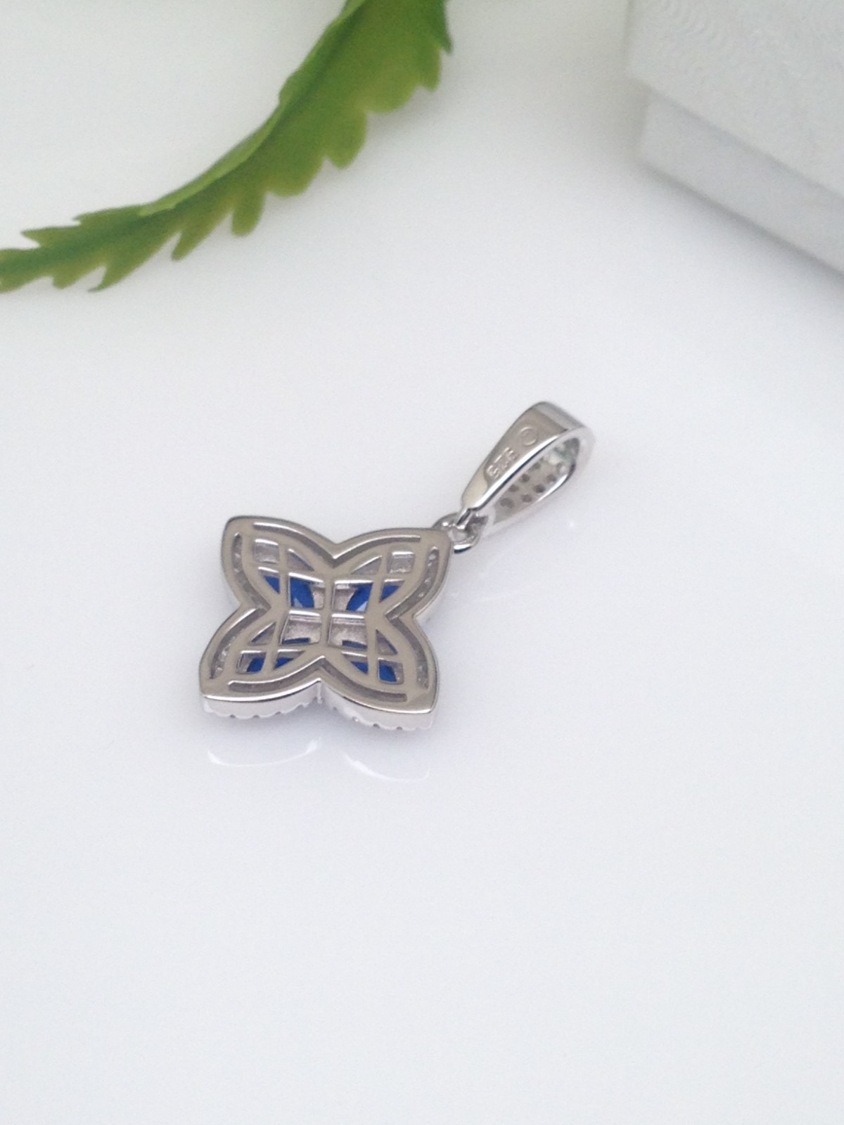925 Sterling Silver Navy Blue Four Leaf Clover Flower CZ Pendant Women 17mm/28mm