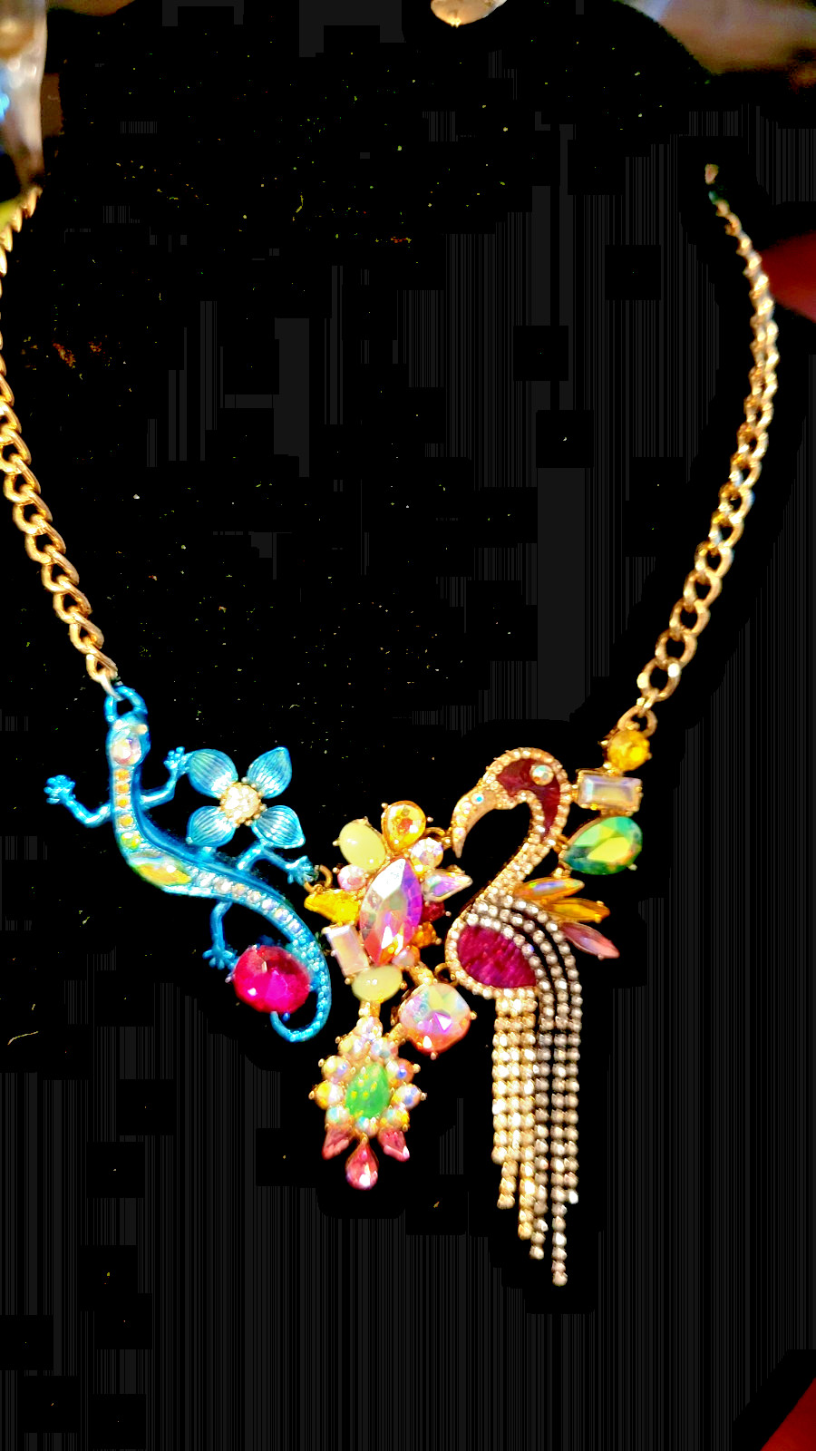 Betsy Johnson Paradise Lost Necklace preowned excellent