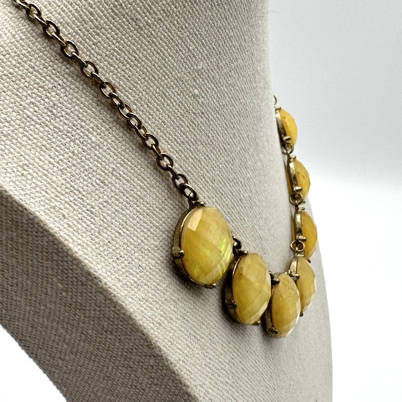 Yellow Statement Necklace Gold Tone Round Bezel Prong Faceted Foiled Beads 17.5″