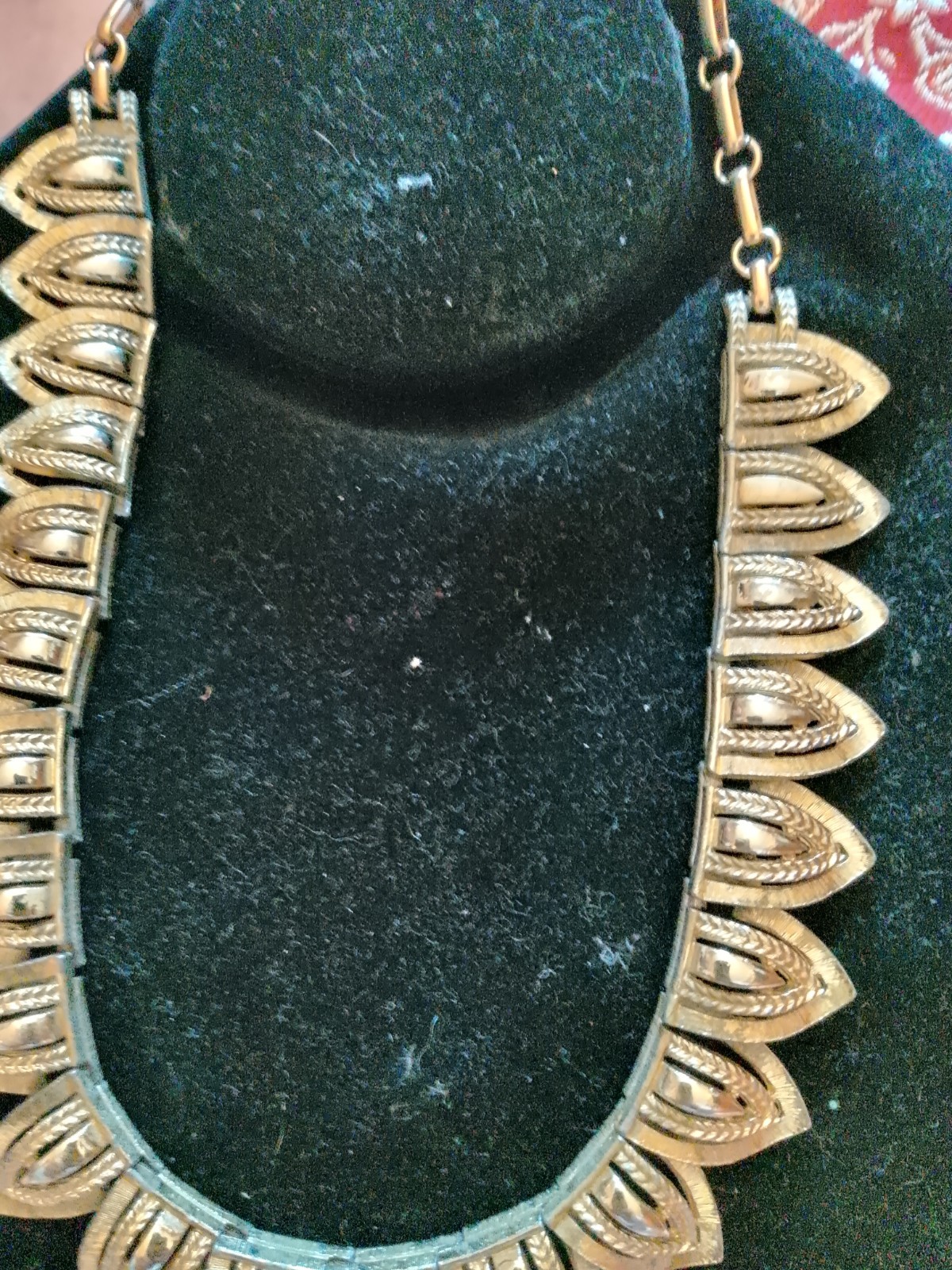Gold Tone Textured Fan-Shaped Link Statement Collar Necklace Cable Chain