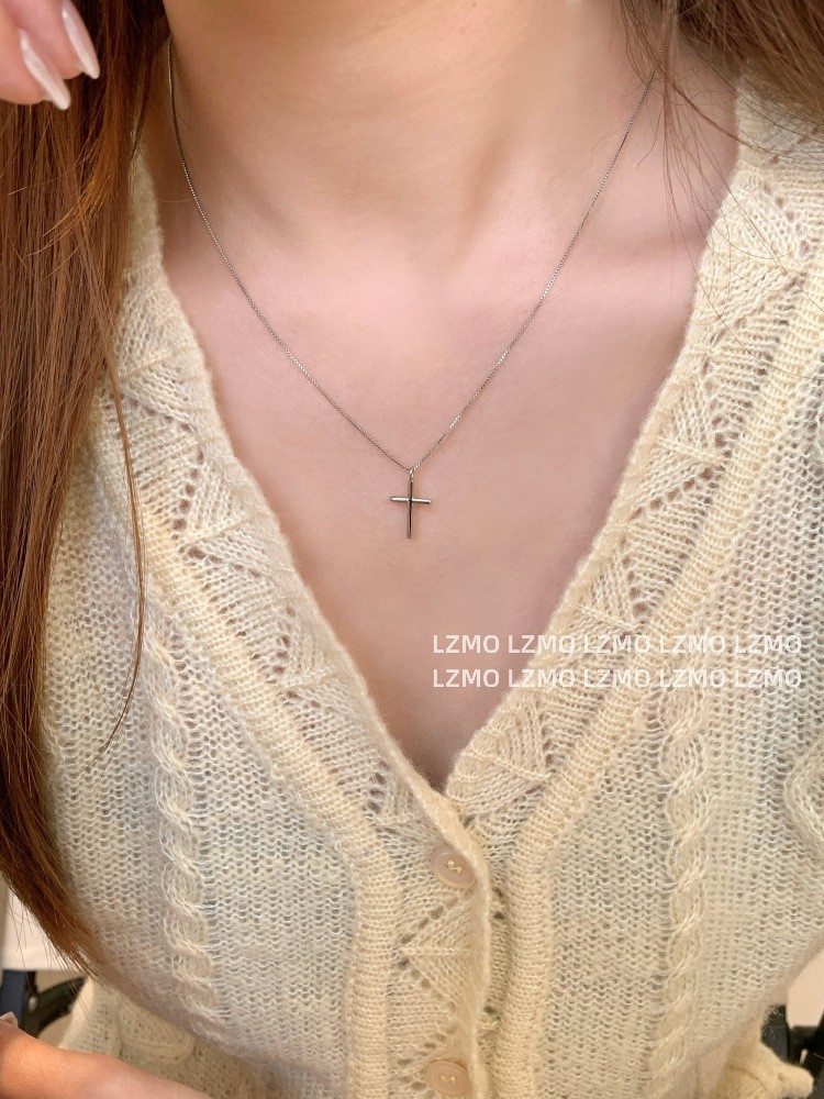 Small Plain & Simple Cross Pendant 18″ Necklace 925 Sterling Silver Plated A1