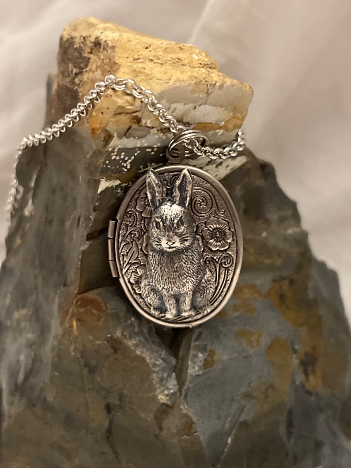 VALENTINES GIFT SILVER BUNNY RABBIT Locket Necklace Pendant PHOTO Picture CAMEO