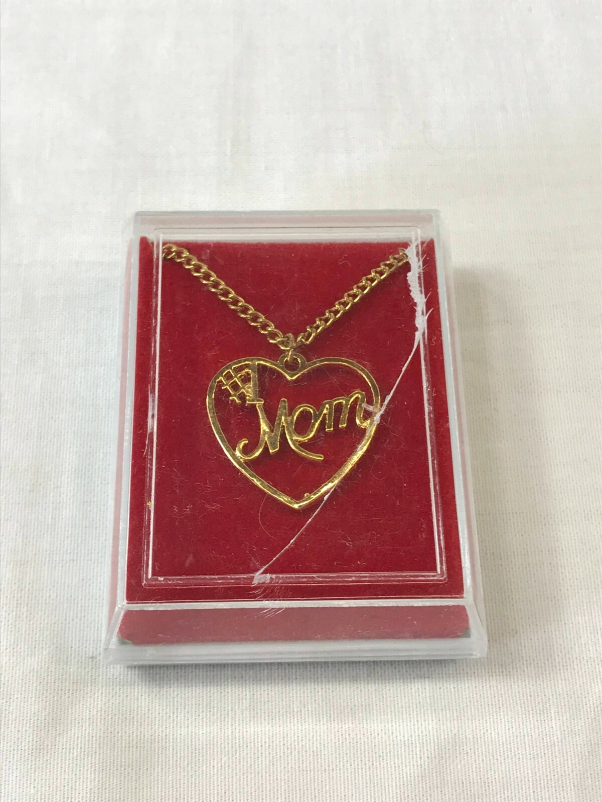 Number One Mom Necklace Heart Pendant Gold 18 Inch Chain New in Case Mothers Day