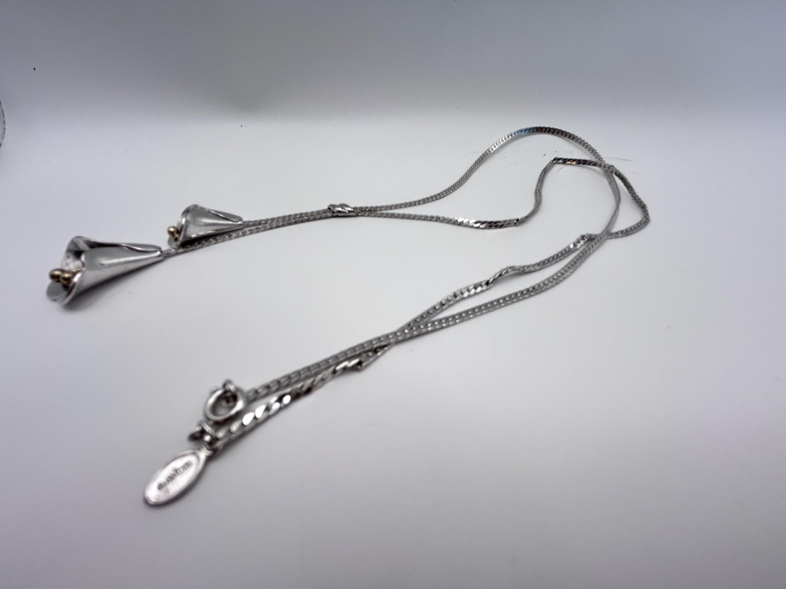 AvonNecklace Silver Tone Lariat Y-Drop Flower Pendant Nature 14 Inch Spring Ring