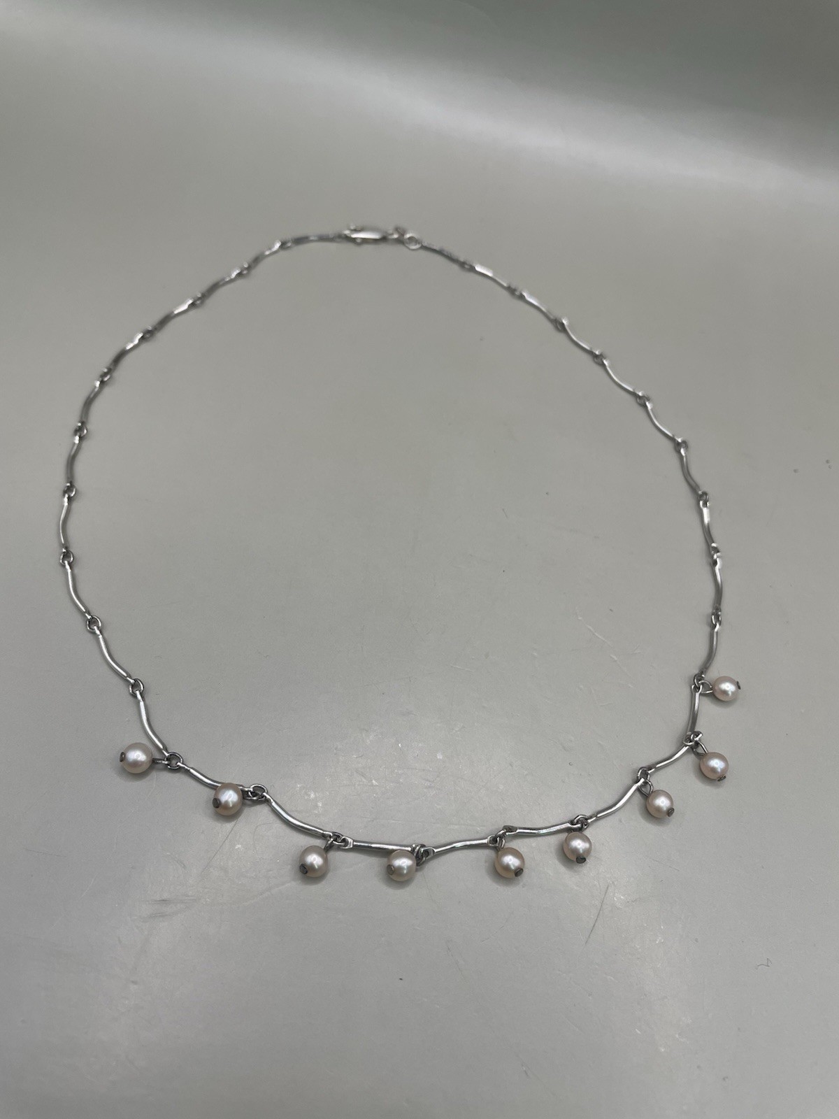 Sterling Silver 925 Scalloped Chain White Dangling Faux Pearls Chocker Necklace
