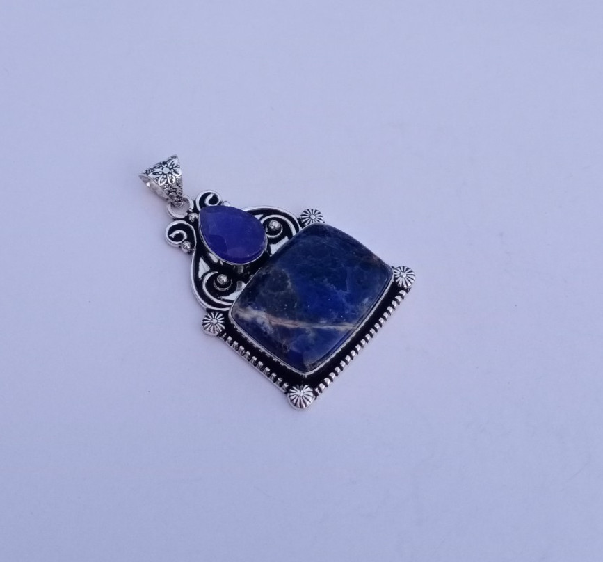 Beautiful Sodalite, Blue Sapphire Gemstone 925 Sterling silver Pendant Jewelry