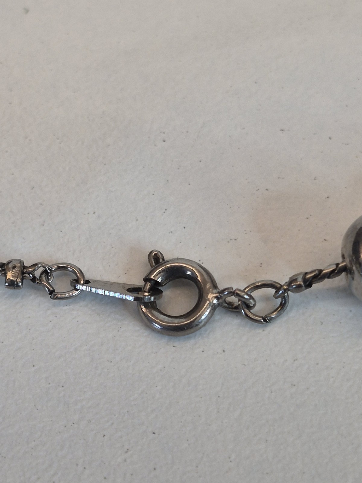 Classic 30″ Graduated Silver Bead Necklace. Range Approx 8mm-19mm, Spring Clasp