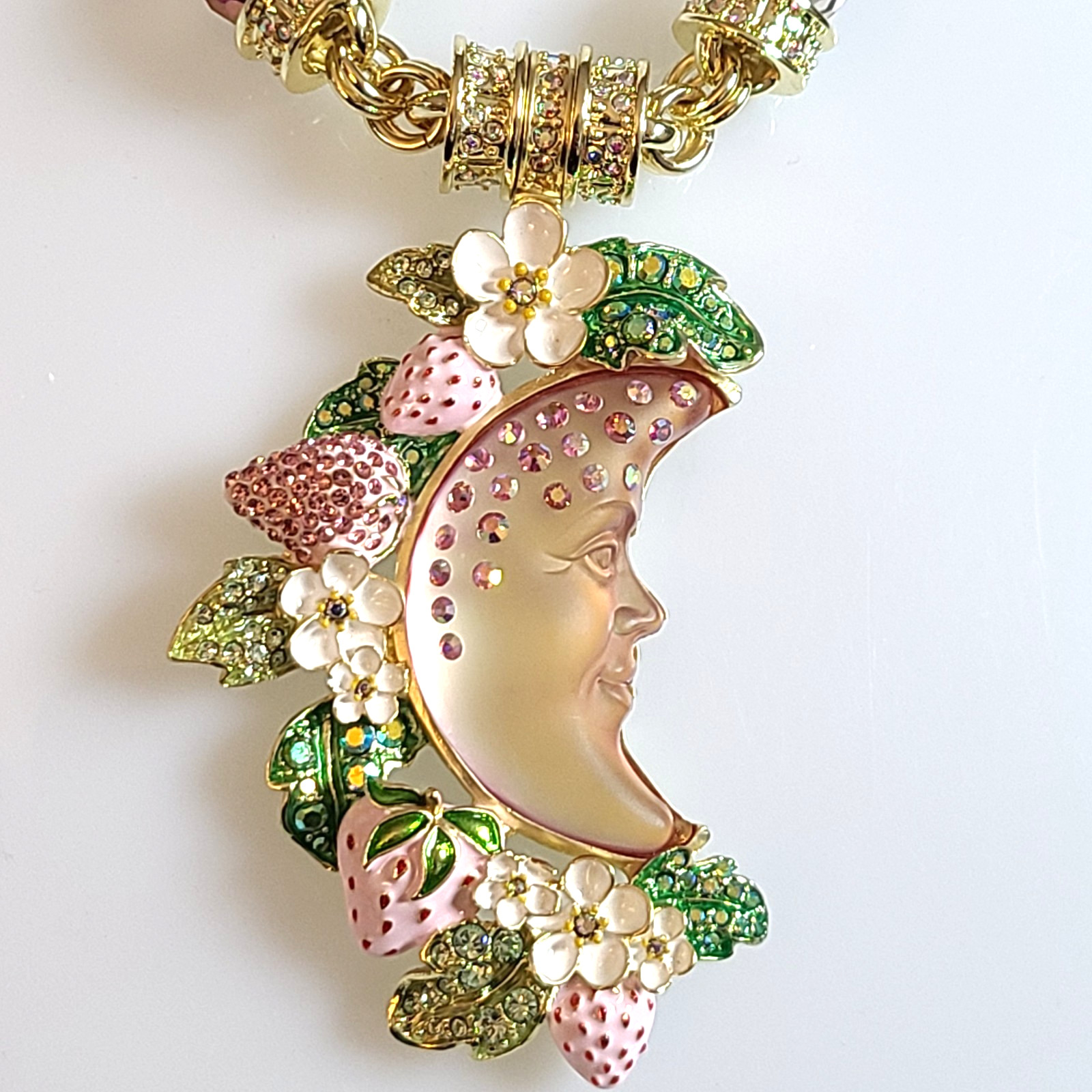 Belle Of The Ball Beaded Mystic Goddess Moon Shadow Strawberry Mag Necklace GT