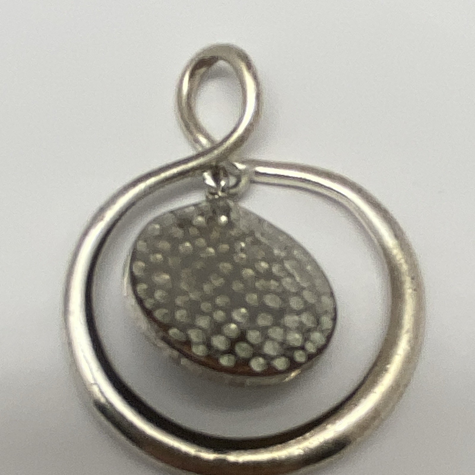 VTG Sterling Silver (untested) Open Circle Pendant Textured Green Amber Cabochon