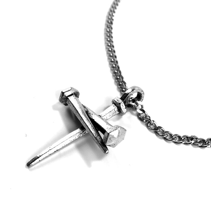3 Nails Cross Necklace Lead Free Pewter Made in the USA (c80Lch)