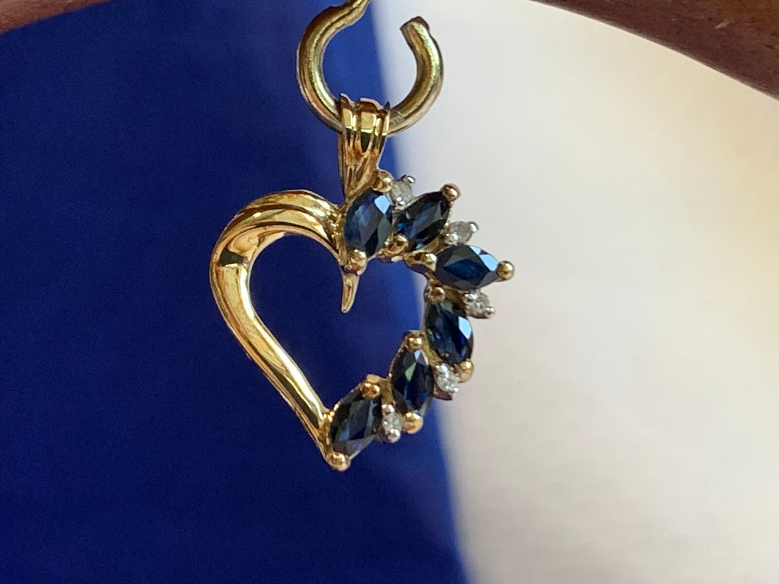 10K Yellow Gold Heart Pendant 1.87g Fine Jewelry Sapphire Color Stones *READ*