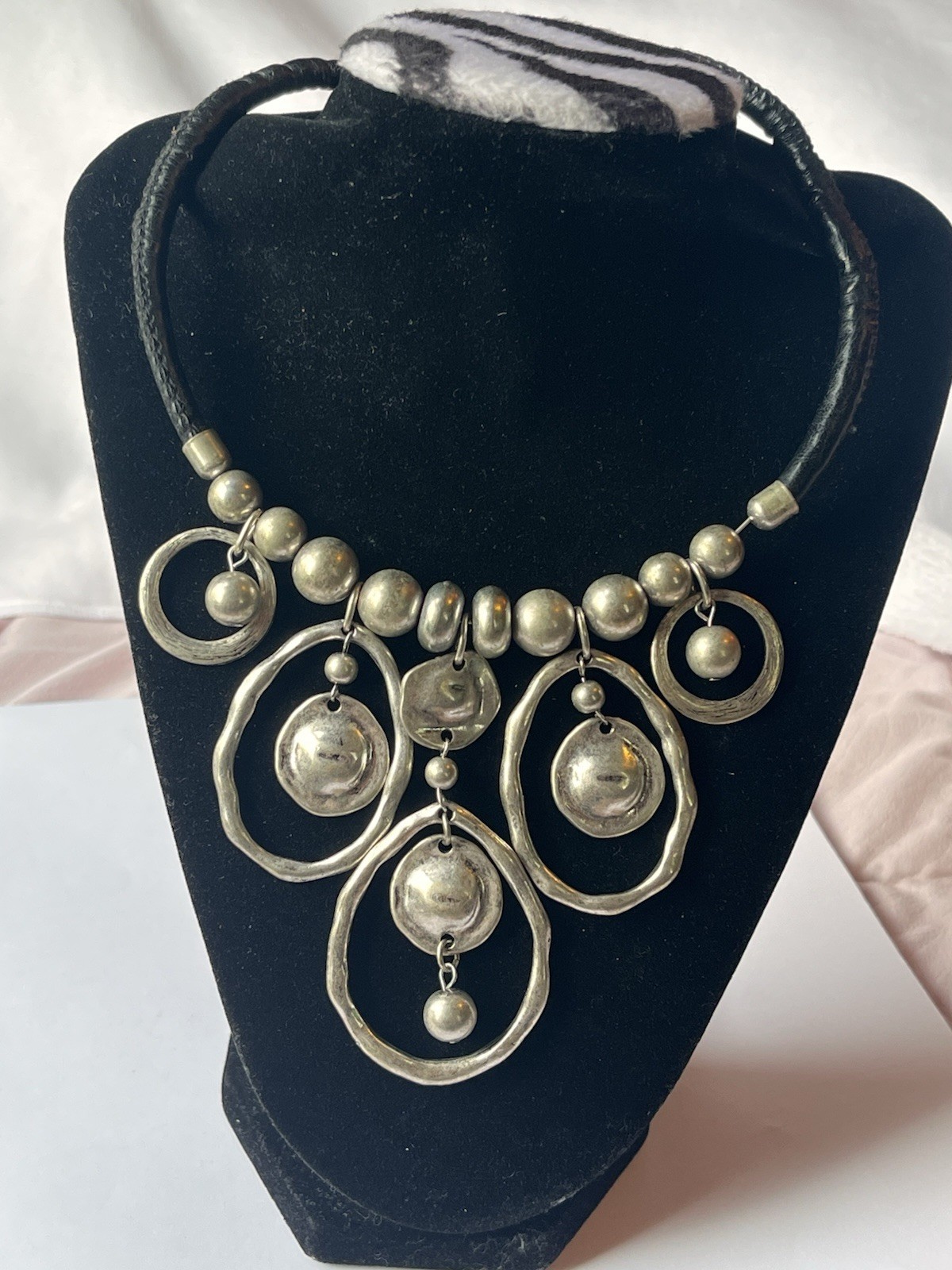 Vintage choker