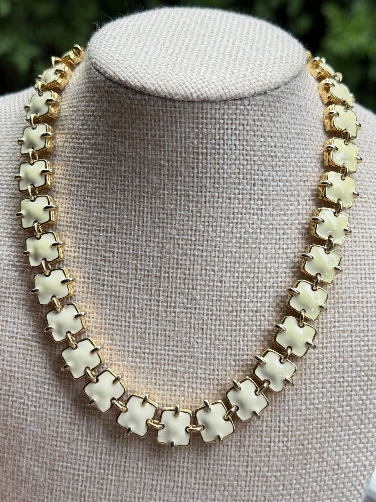 Vintage Gold Tone Ivory Enamel Quatrefoil Link Necklace Hidden Magnetic Clasp