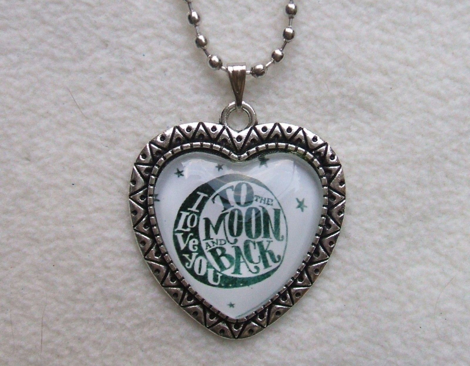 MOON & BACK PENDANT – HEART SHAPED GLASS CABOUCHON, 25″ ball chain (MBP6)