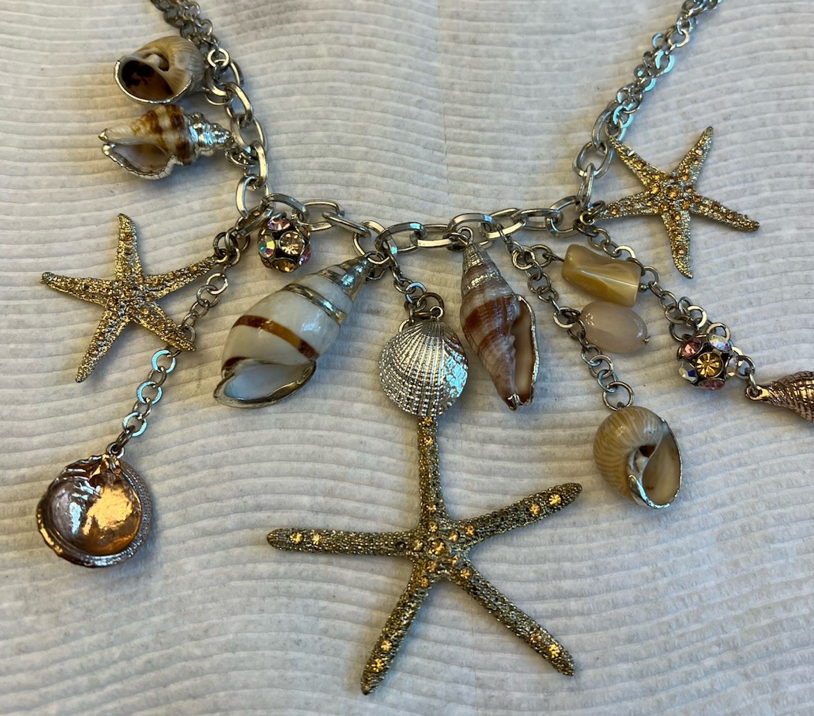 21 Inch Beautiful Seashell Necklace Starfish Conch Snail Turbo Cockle Shells