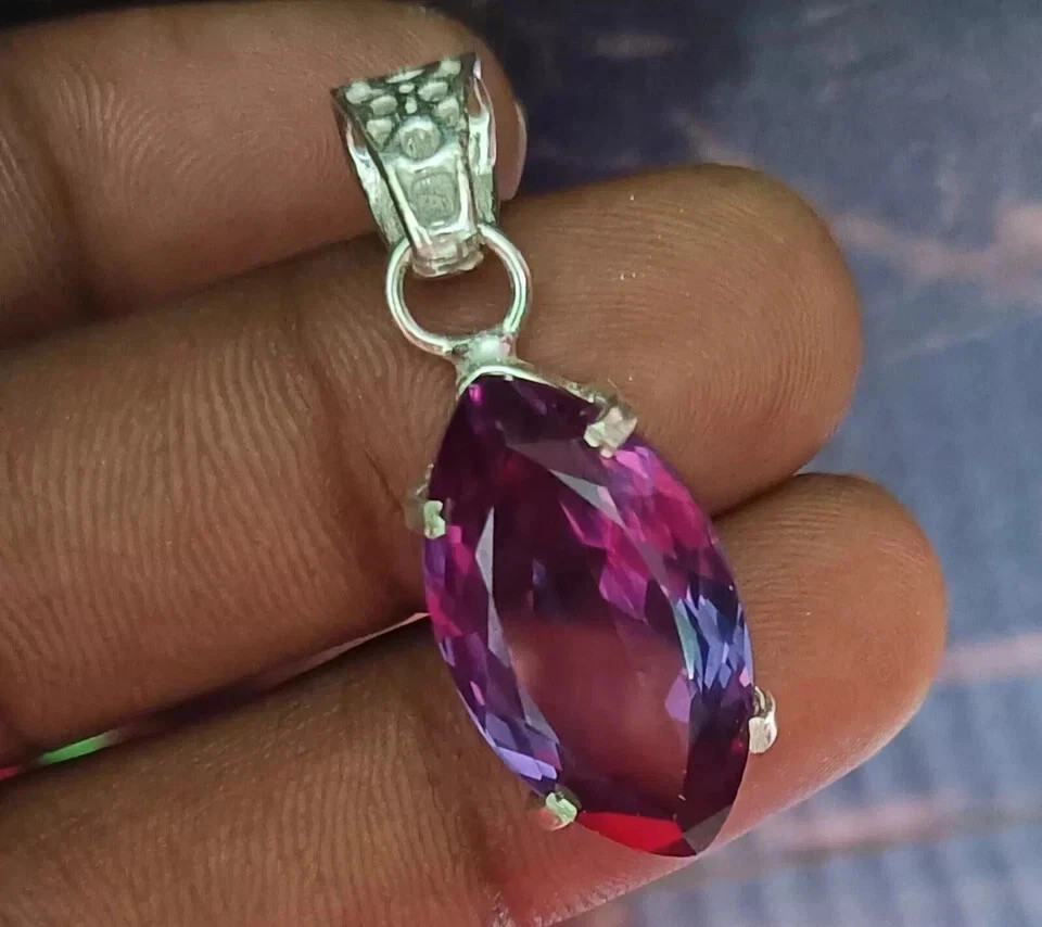 26 CT+ Natural Color Change Marquise Alexandrite 925 Silver Gemstone Pendant