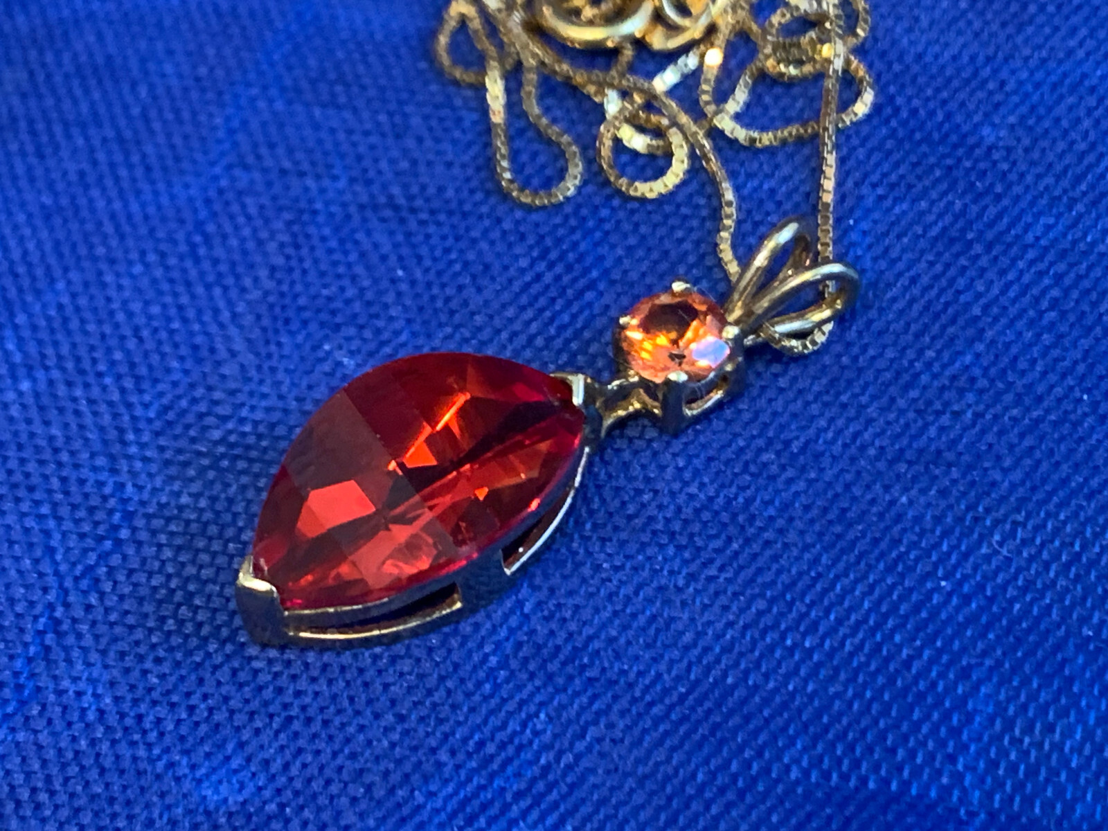 10K Yellow Gold Necklace 2.7g Jewelry 18″ Box Chain Curved Orange Stone *READ*