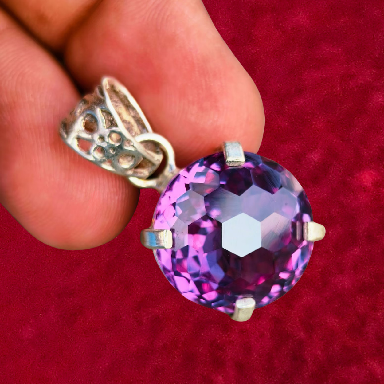 36+ Ct Lab Created Color Change Alexandrite Round Cut Silver Pendant