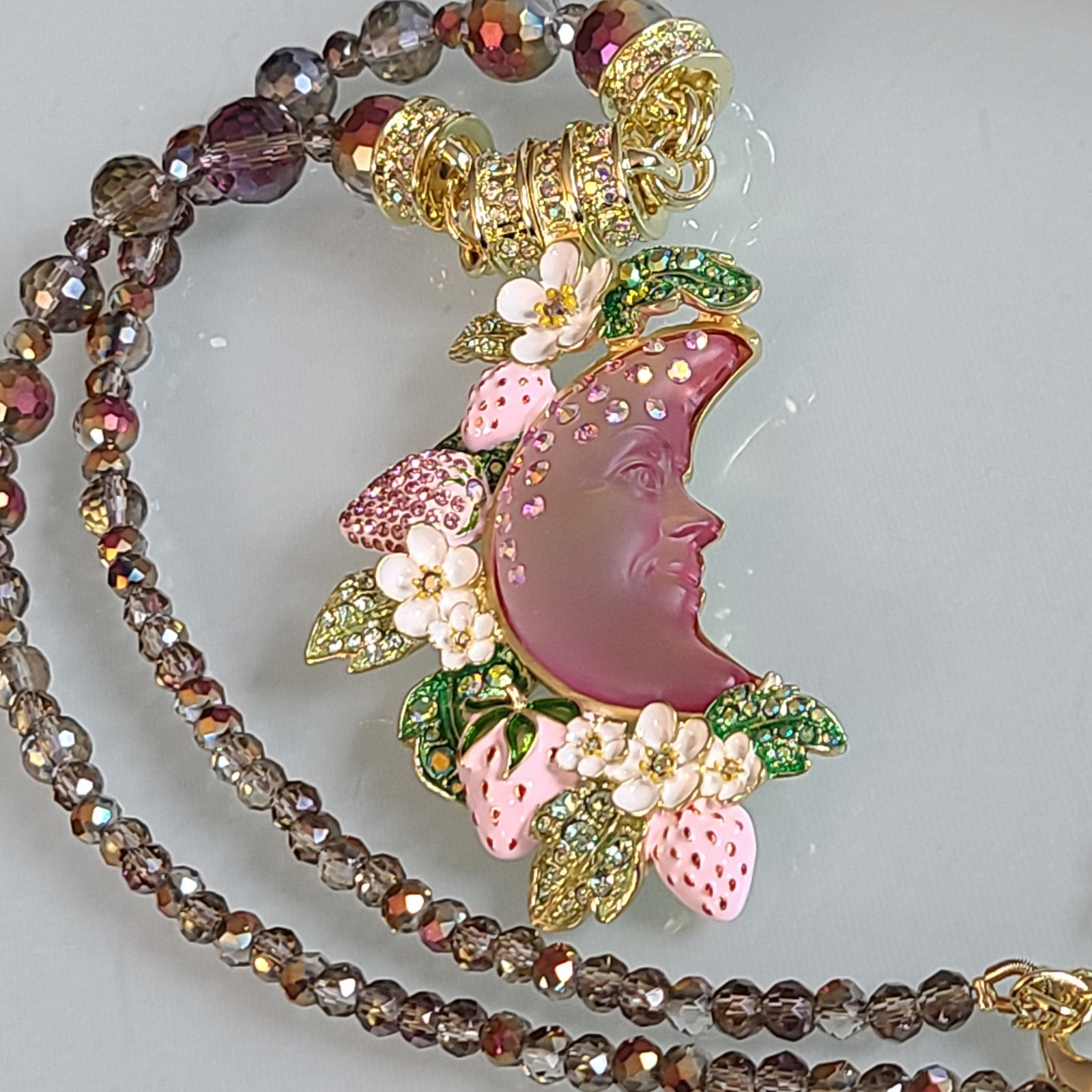 Belle Of The Ball Beaded Mystic Goddess Moon Shadow Strawberry Mag Necklace GT
