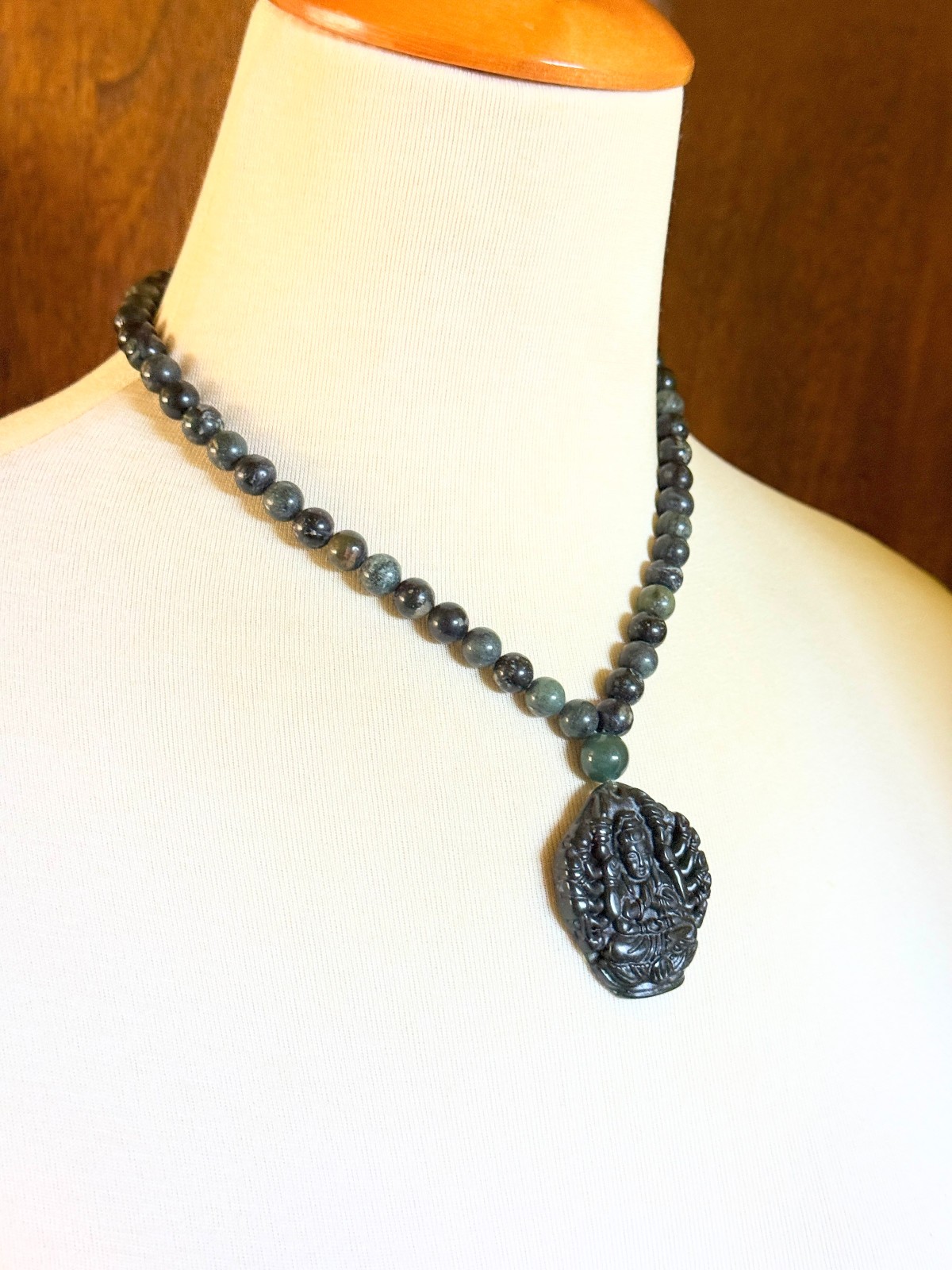 Chinese Guanyin necklace jadeite green black pendant jade unisex beaded China