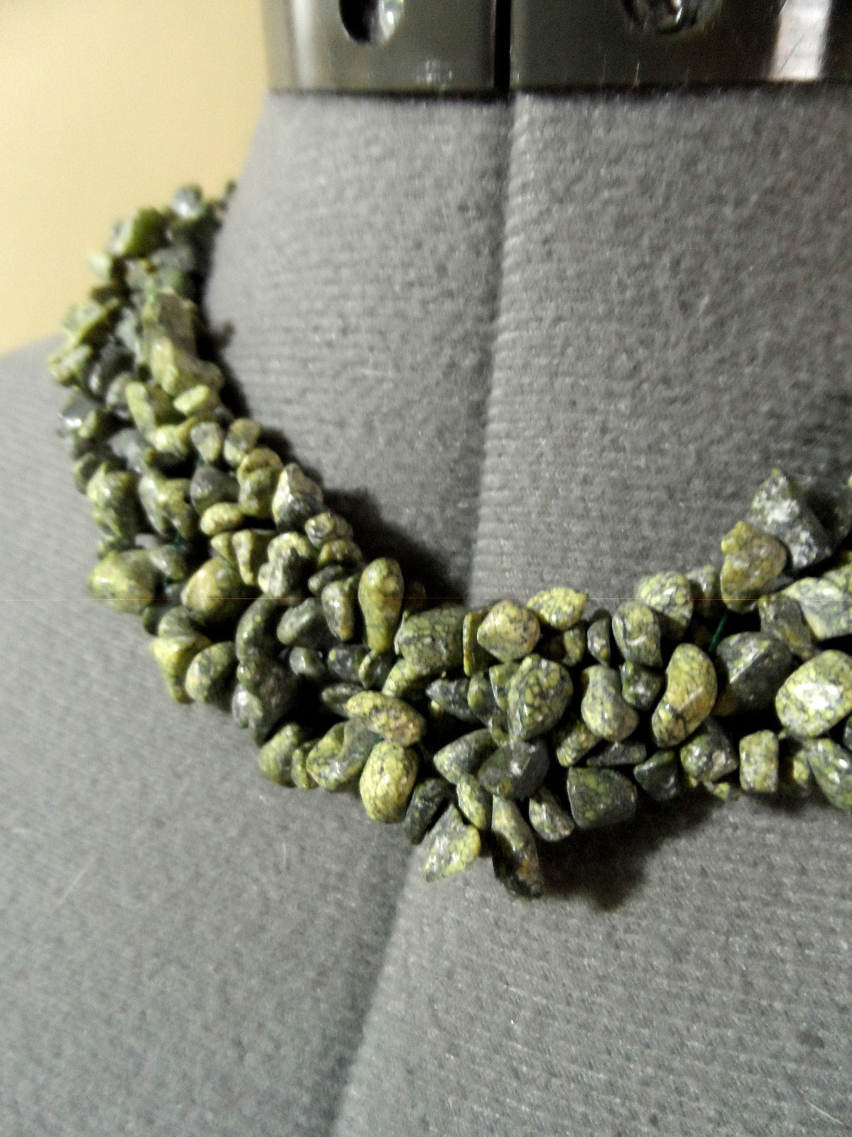 New HOWLITE Green Chip, 4 Strands String Necklace 17″ Marbled Stone Rock Choker