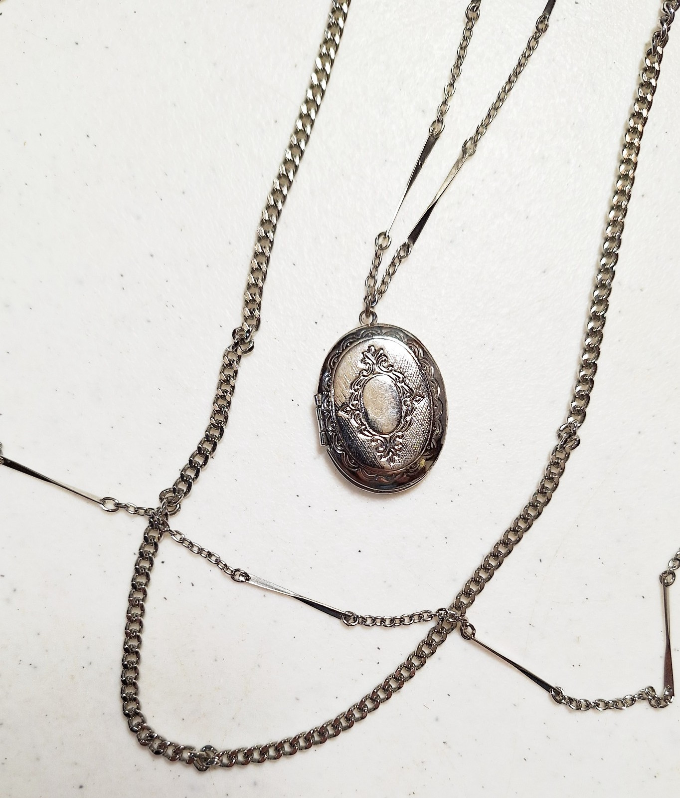 Stylish Layered Chain Necklace w/Locket, 3 Strands 20″, 28″, 32″, Silver-Tone