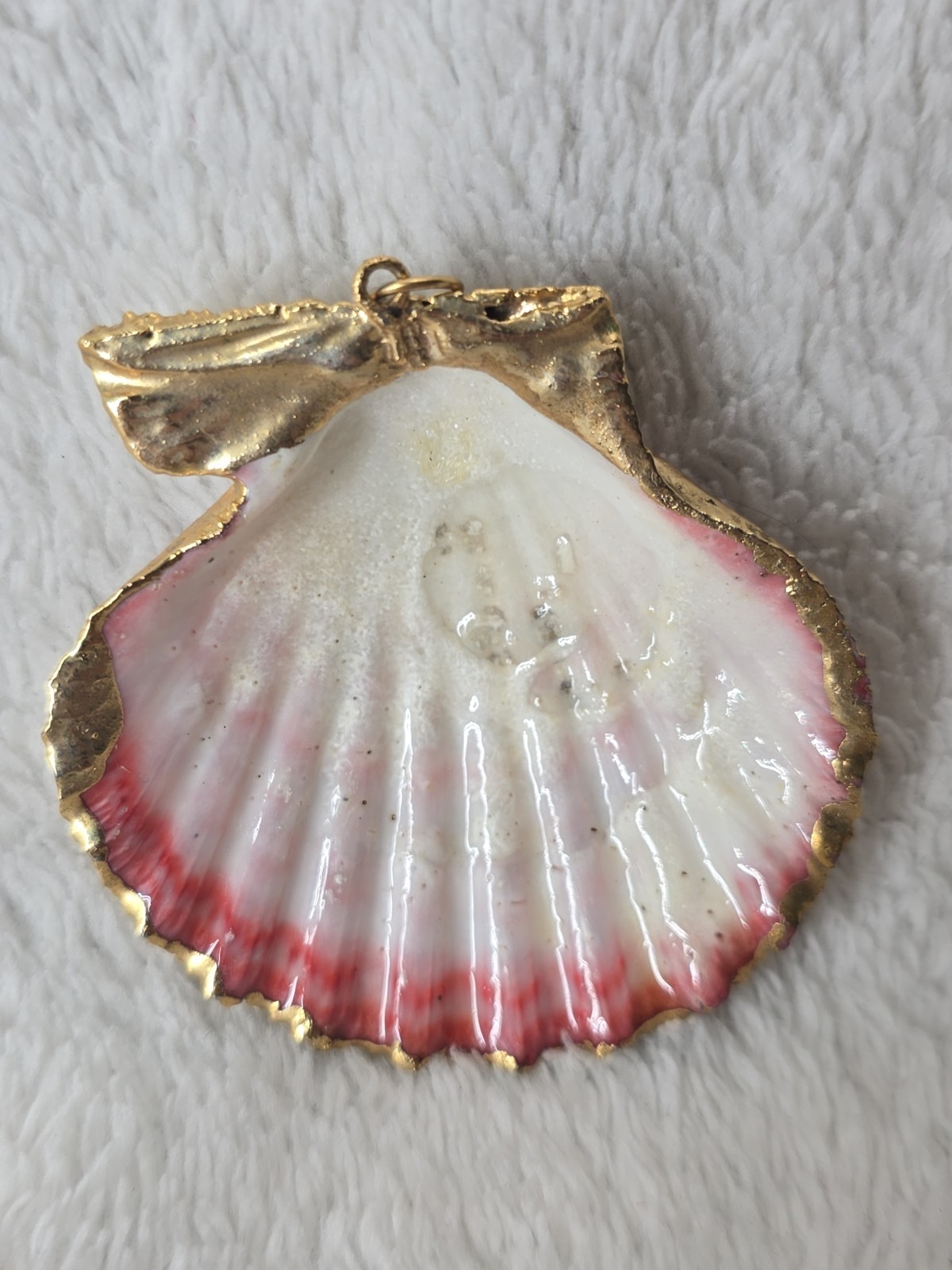 Vintage Scallop Shell Charm Pendant Gold Tone Asymmetrical Burgundy And White