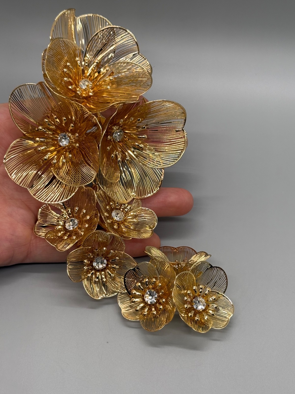 PIPER K CHUNKY GOLD WIRED FLOWERS STATEMENT NECKLACE NWT