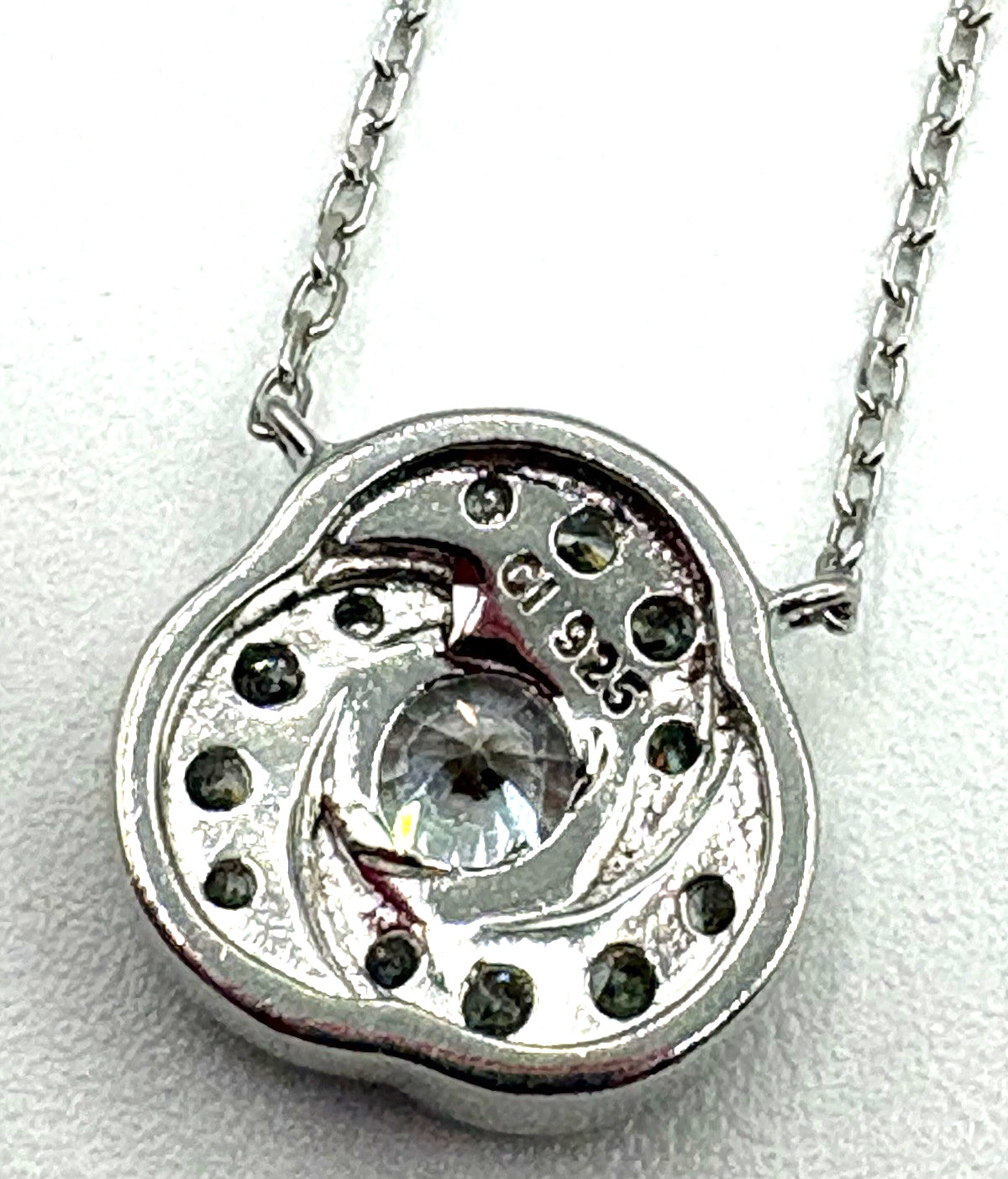 925 Sterling Love Knot CZ Stationary Pendant Necklace in Excellent Condition