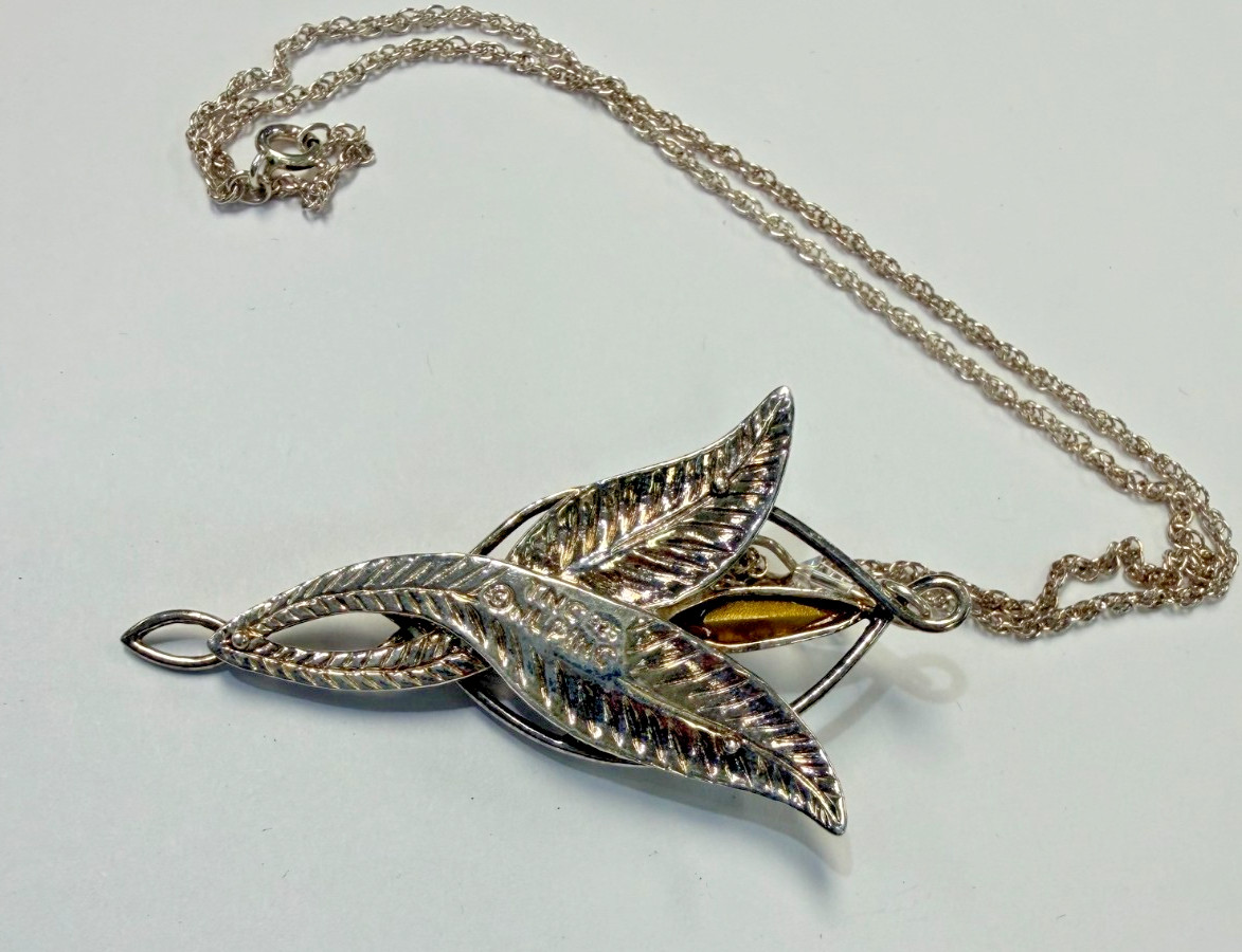 The Noble Collection Lord of the Rings Arwen Evenstar Pendant – Sterling Silver
