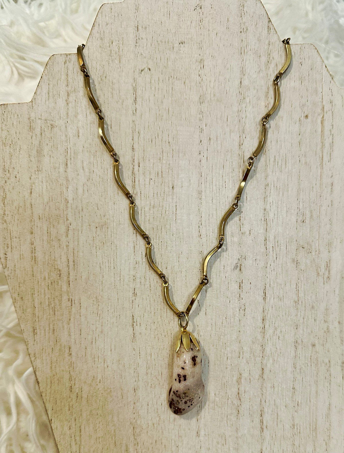 Gold Tone Bar Link Chain Necklace Freeform White Brown Stone Pendant