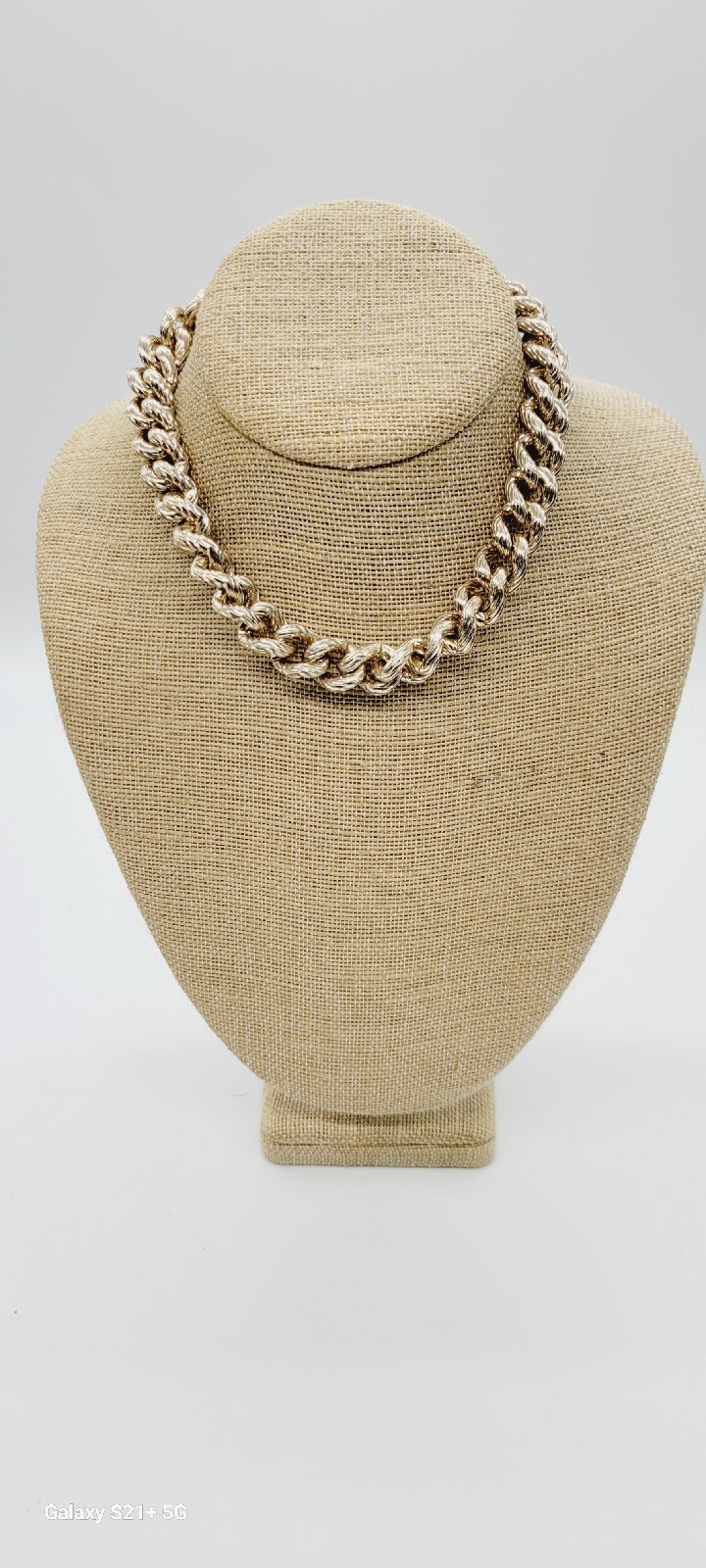 Chunky 80’s Style Pale Gold Tone Chain Link CHOKER Necklace 15 in Signed ENGLAND