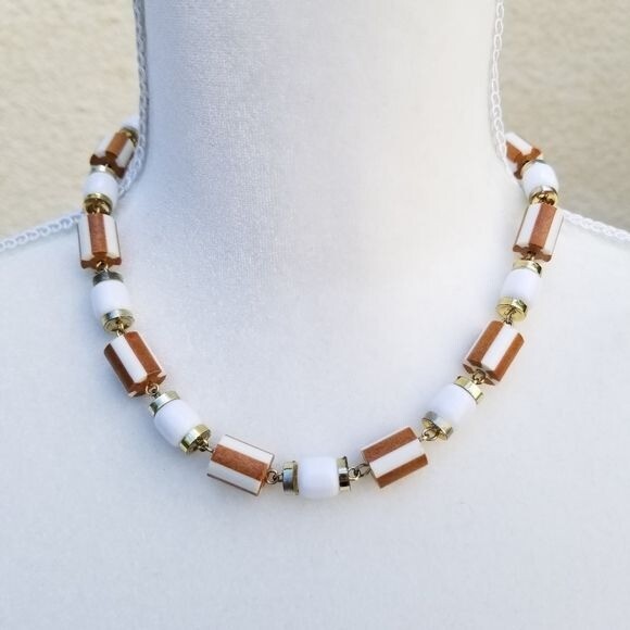 brown white and gold tone beaded necklace